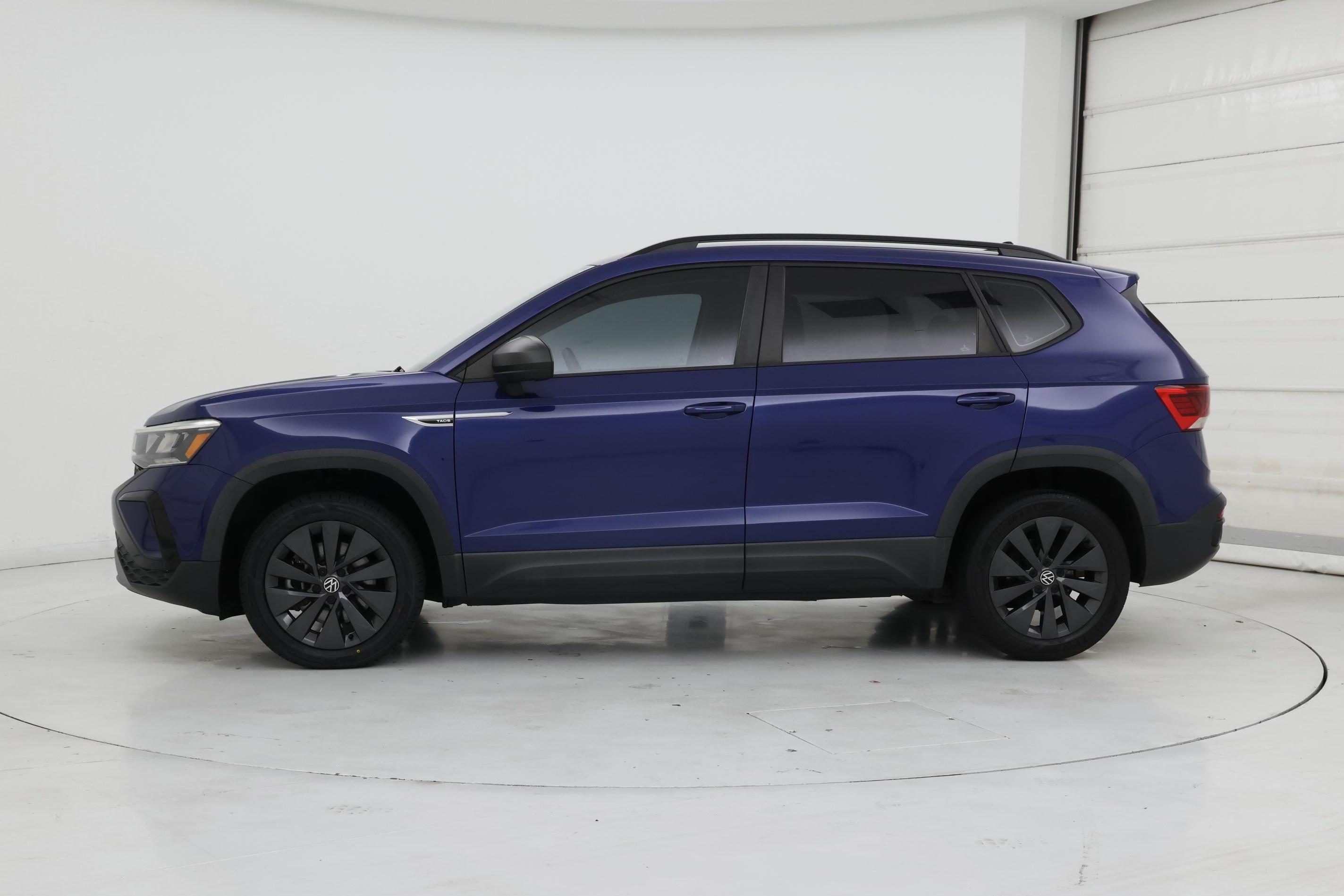 Thumbnail: 2022 Volkswagen Taos - 3