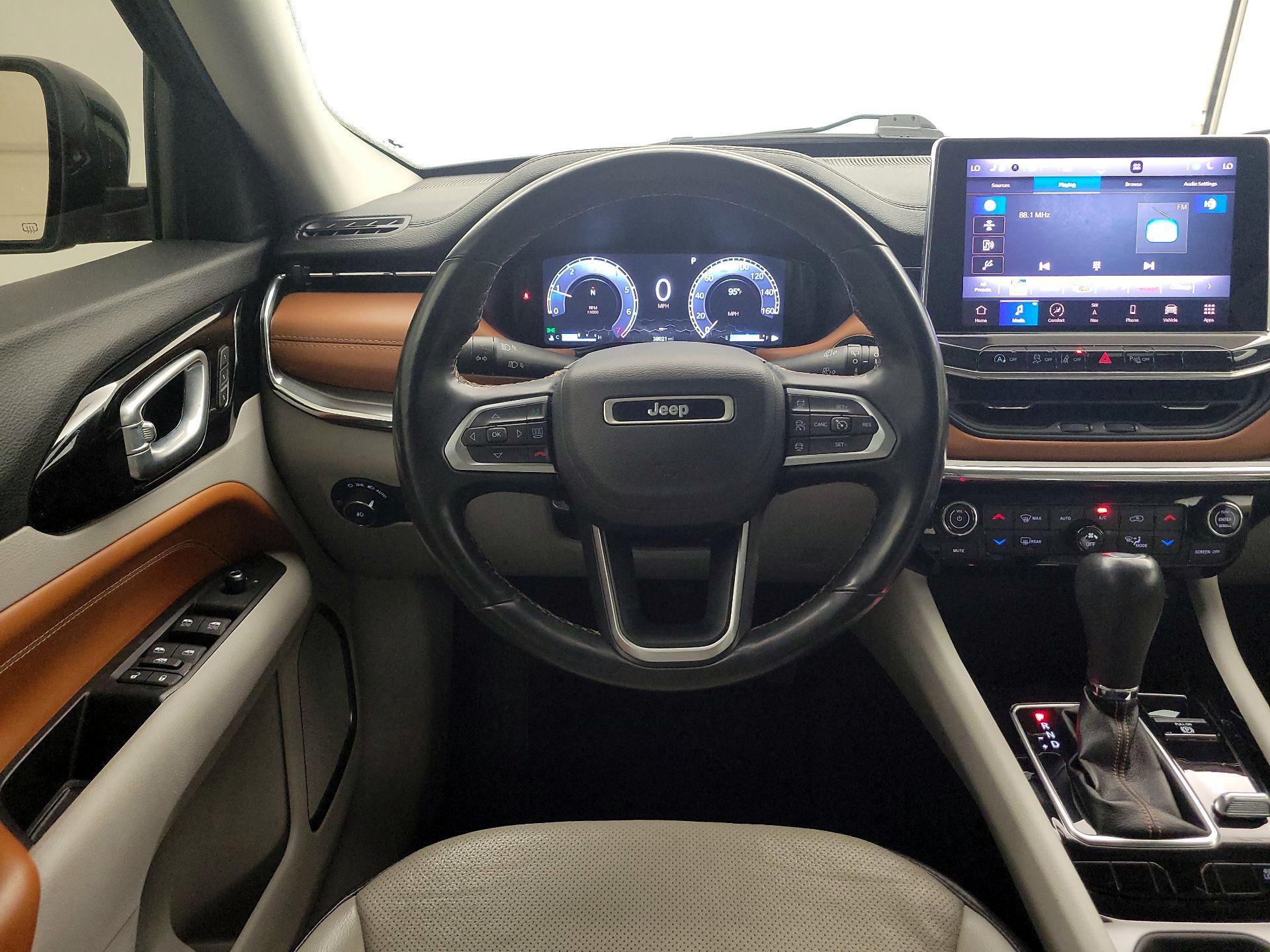 Thumbnail: 2022 Jeep Compass - 10