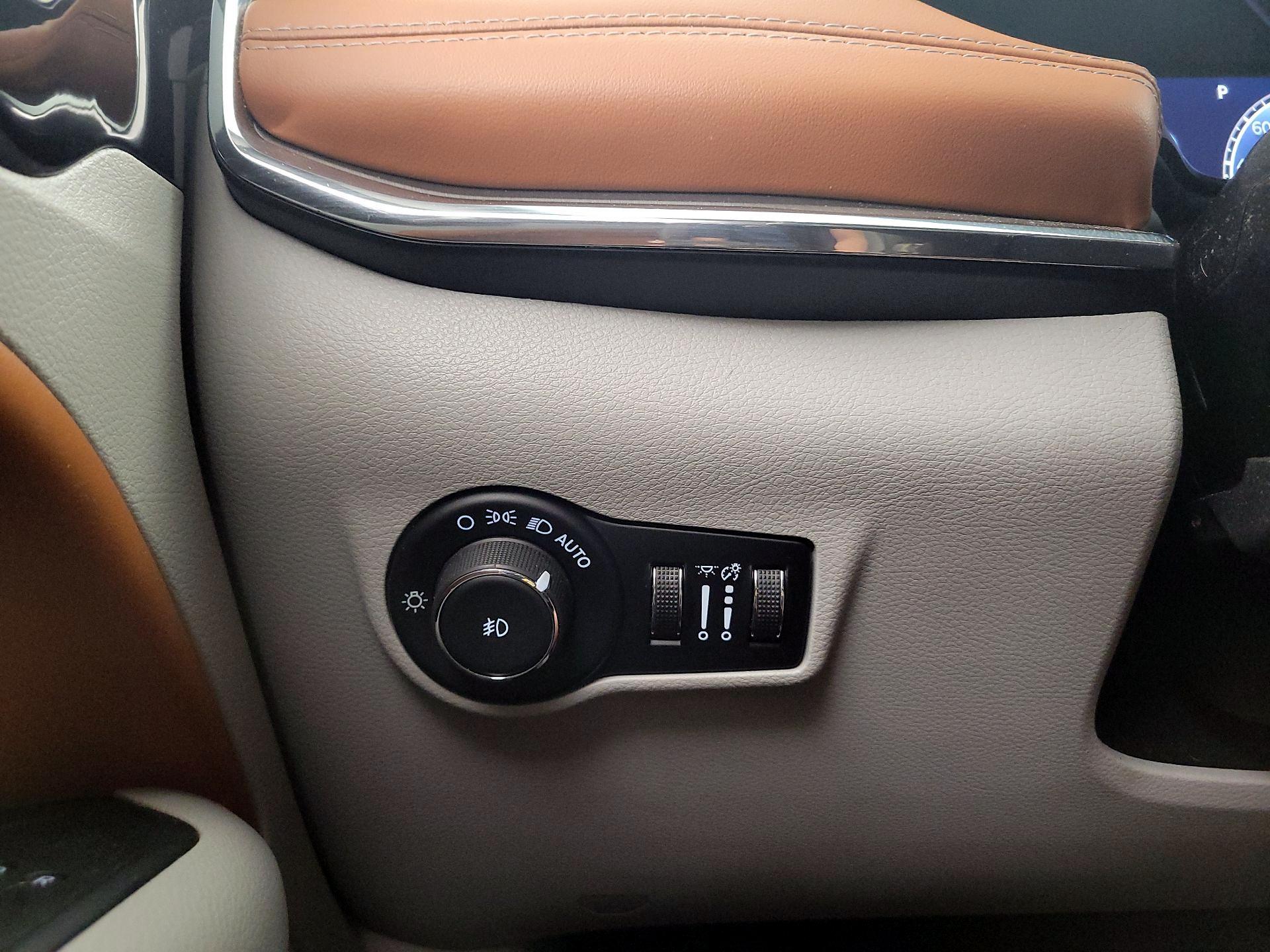 Thumbnail: 2022 Jeep Compass - 13