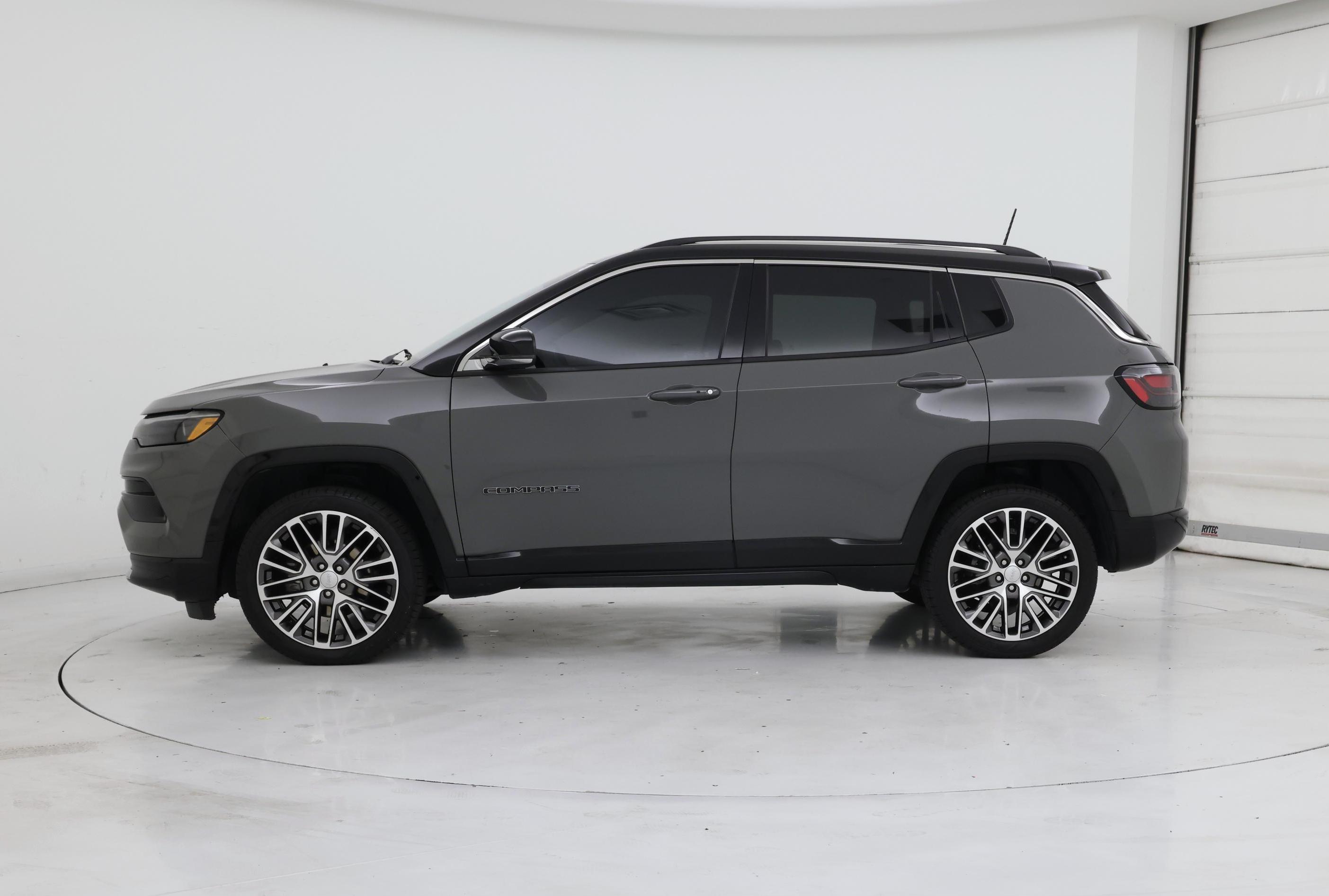 Thumbnail: 2022 Jeep Compass - 3