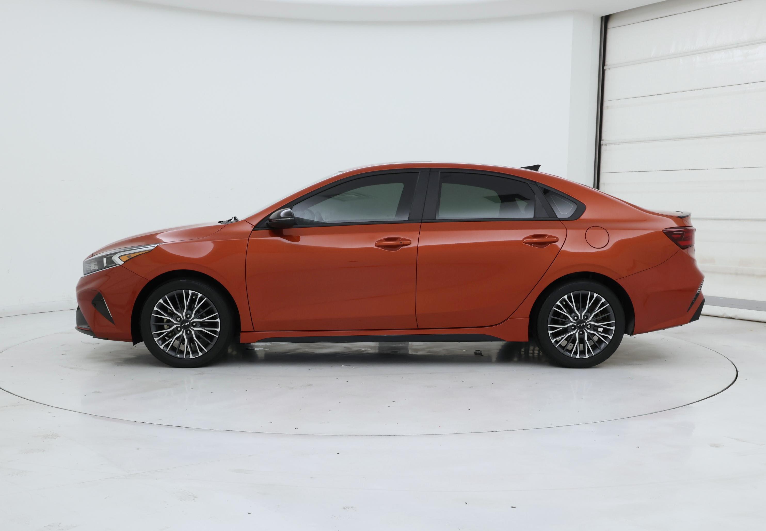 Thumbnail: 2023 Kia Forte - 3