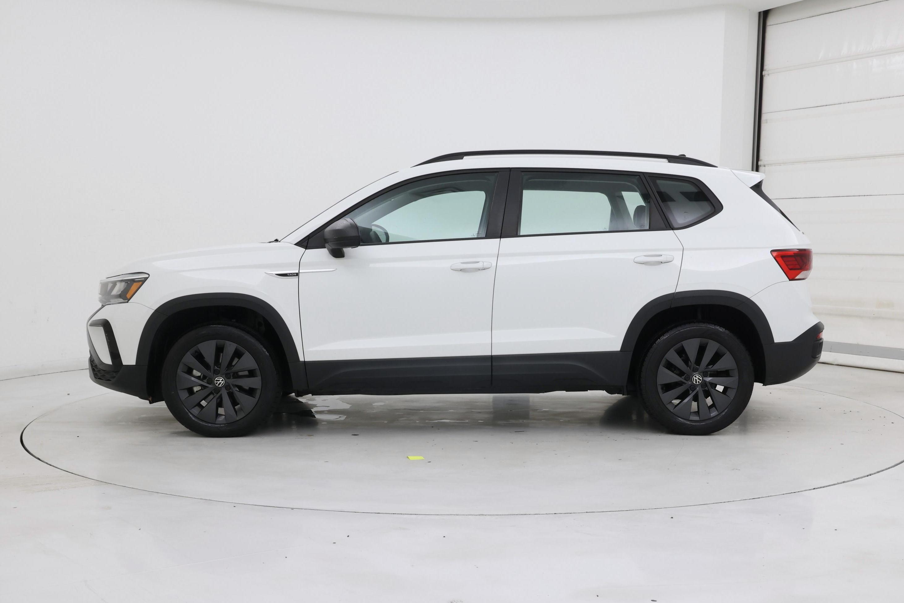 Thumbnail: 2023 Volkswagen Taos - 3