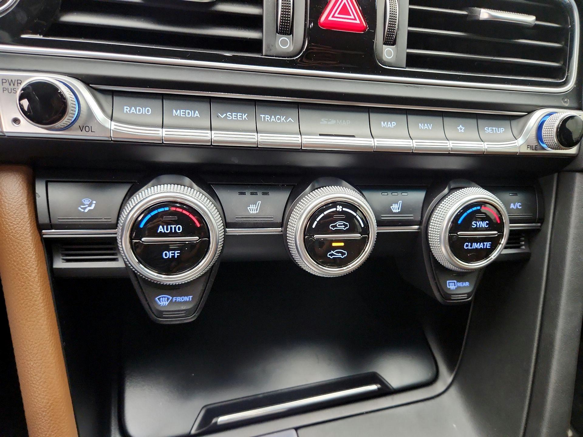 Thumbnail: 2020 Genesis G70 - 16