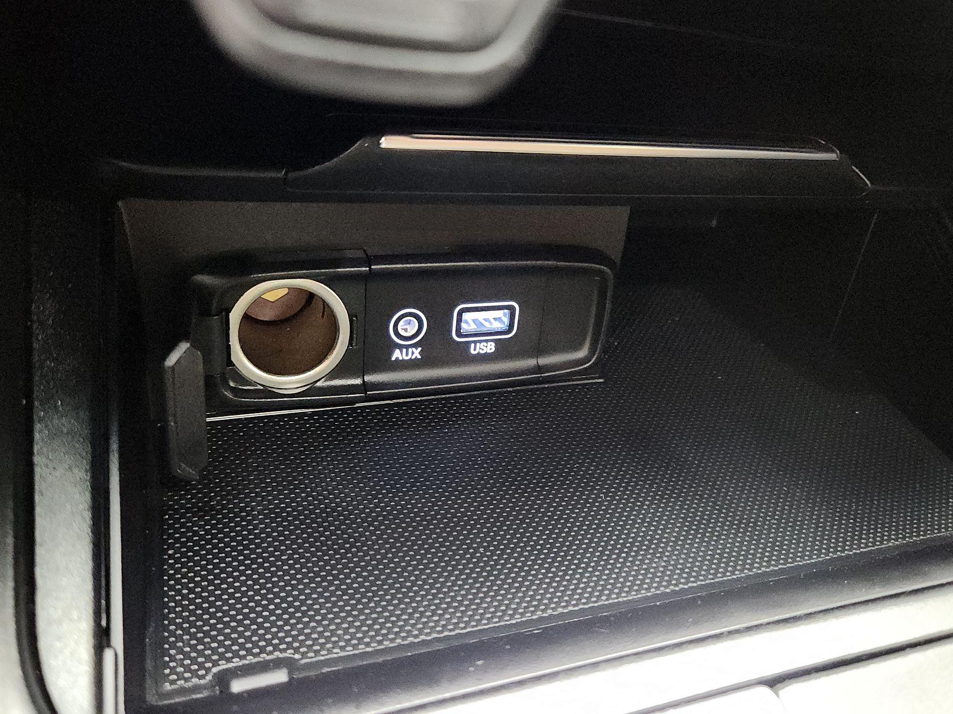 Thumbnail: 2020 Genesis G70 - 18