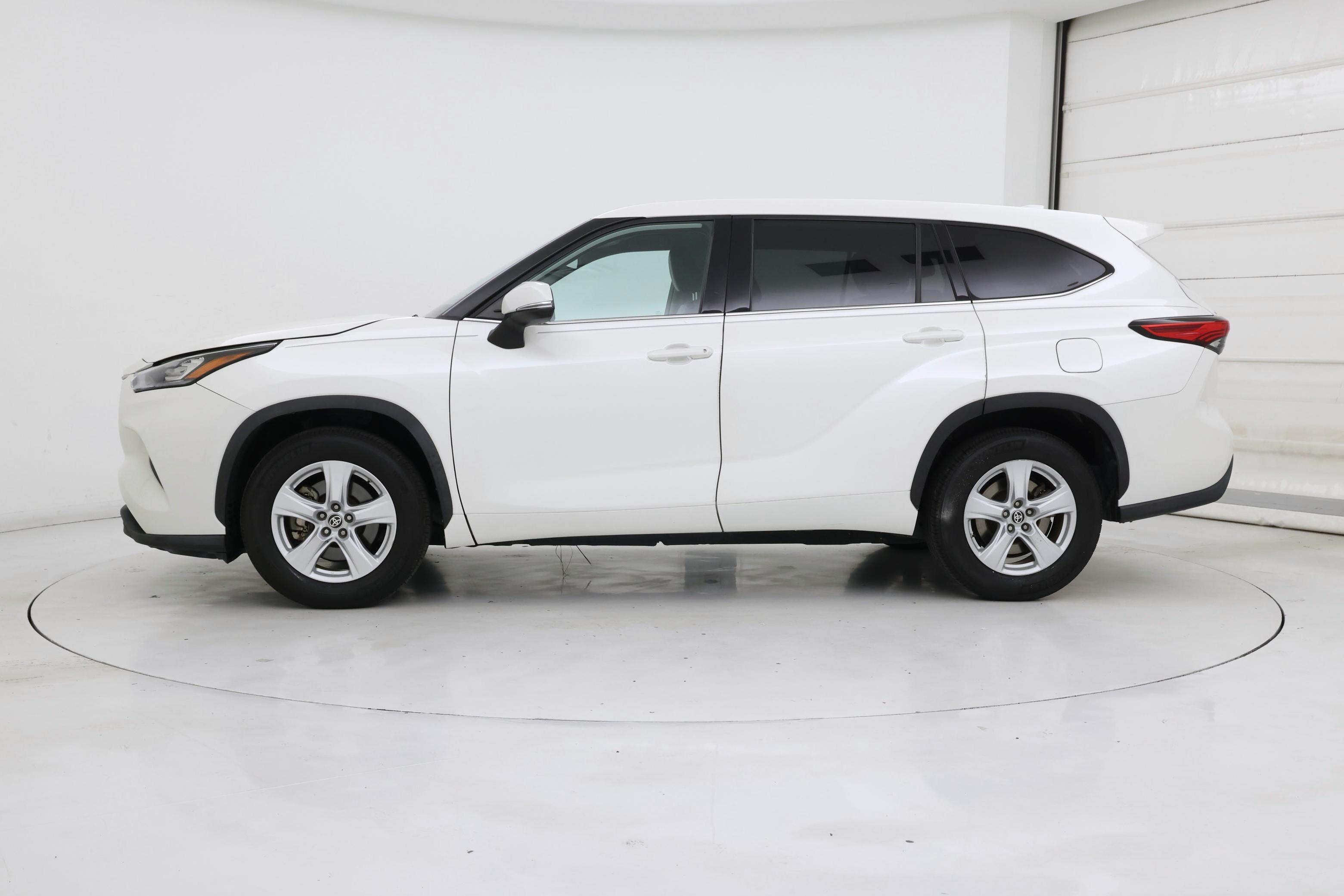 Thumbnail: 2020 Toyota Highlander - 3