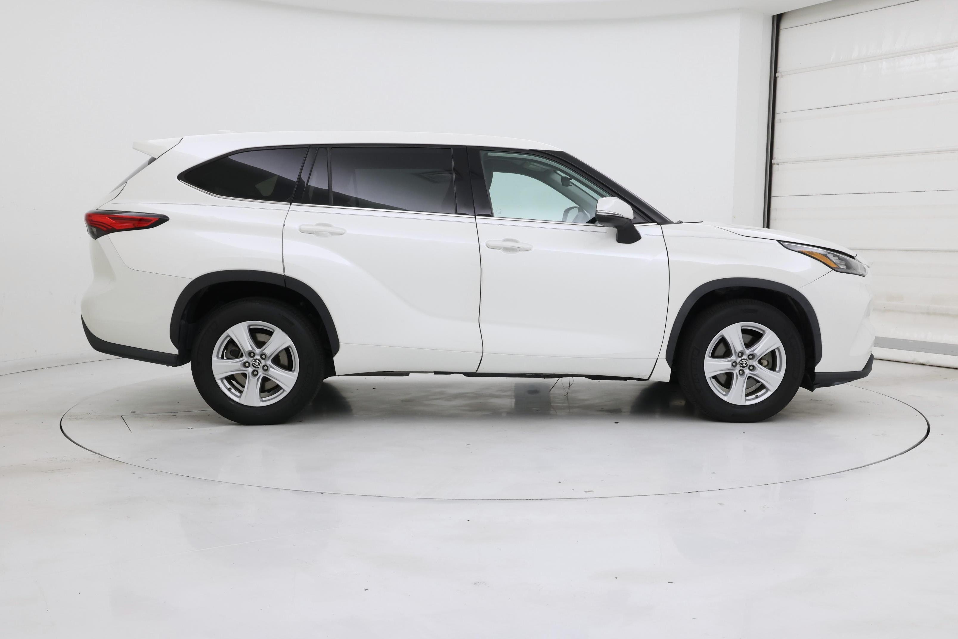 Thumbnail: 2020 Toyota Highlander - 7