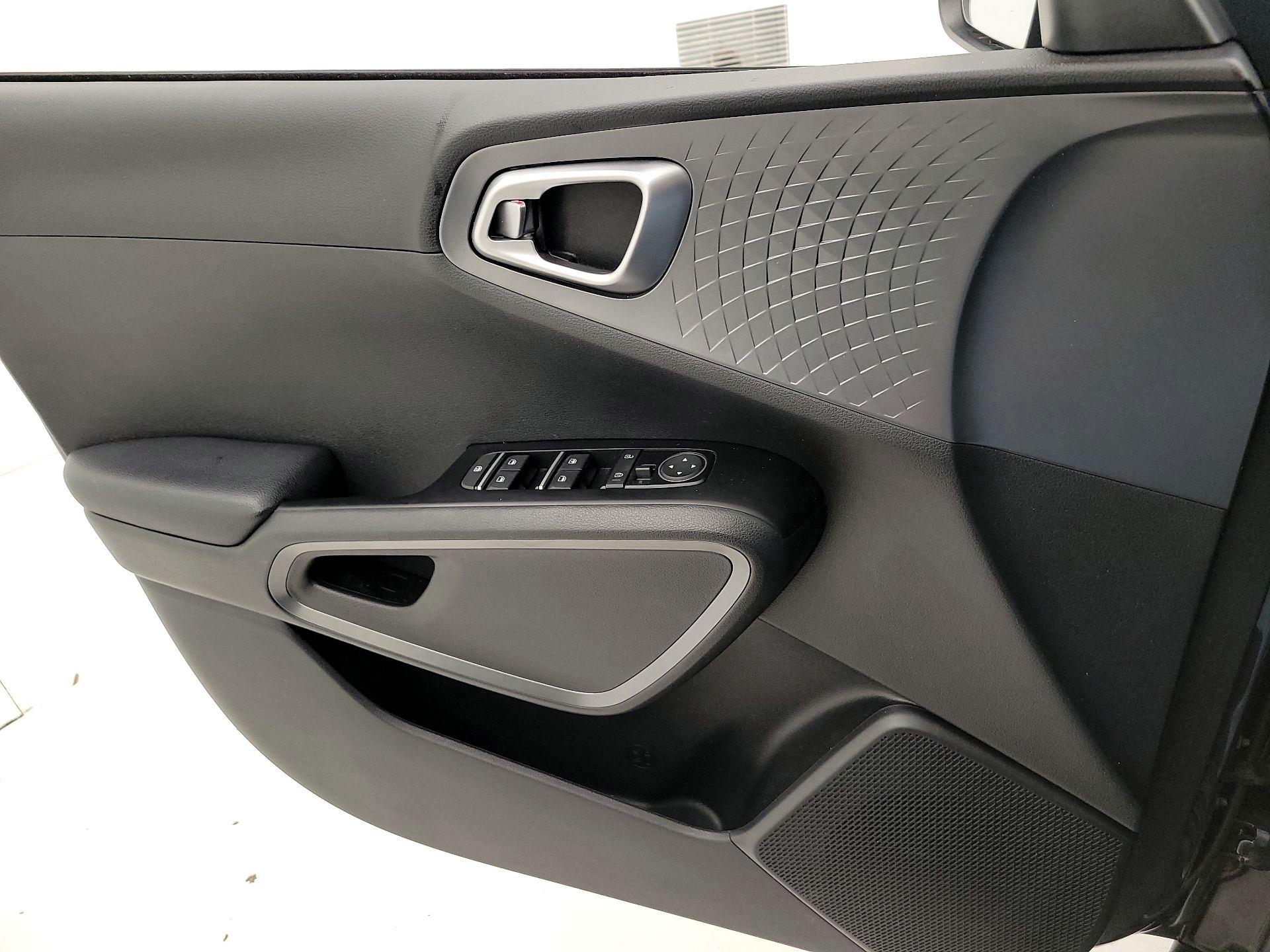 Thumbnail: 2020 Kia Soul - 12