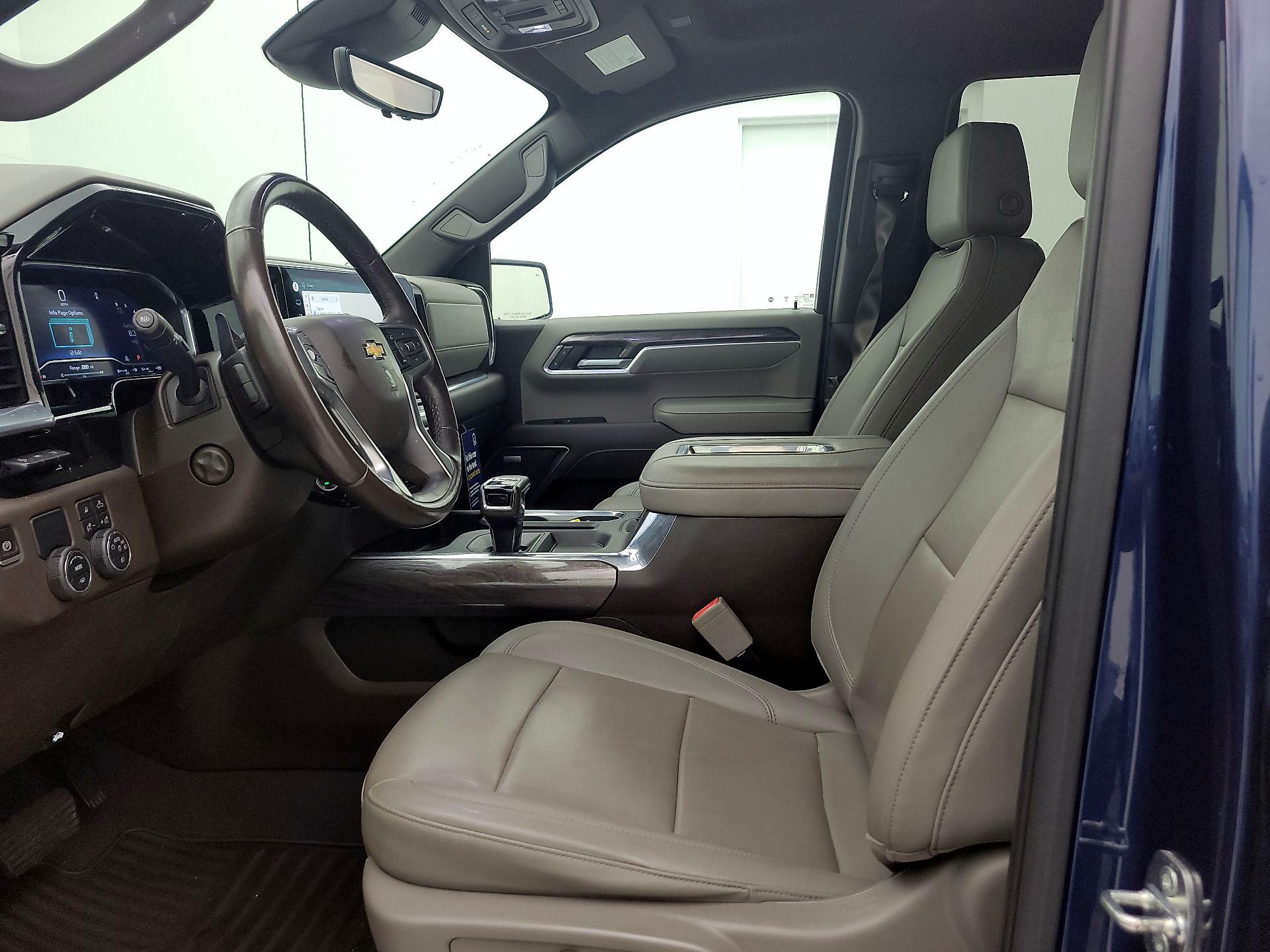 Thumbnail: 2022 Chevrolet Silverado 1500 - 11