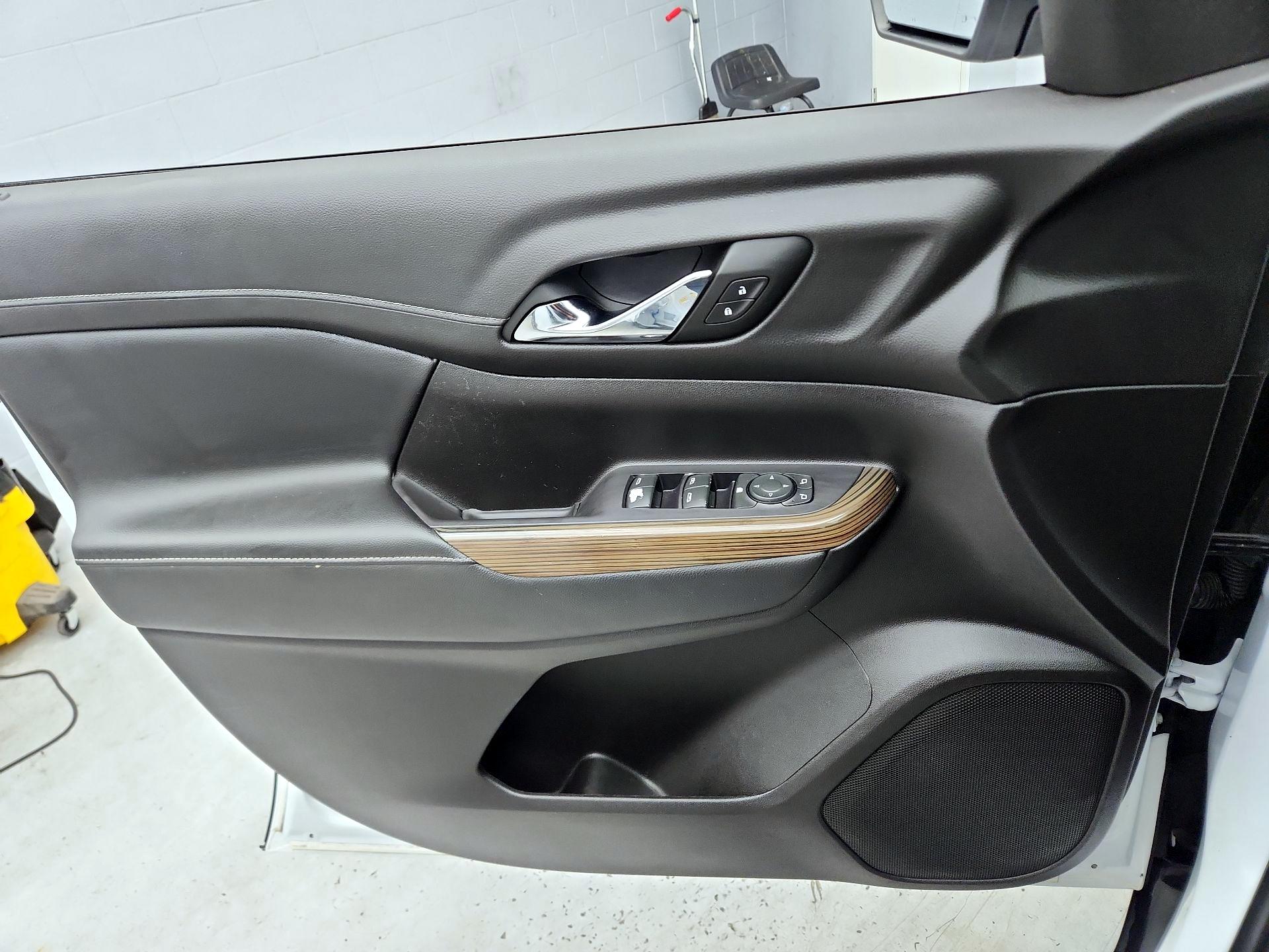 Thumbnail: 2022 GMC Acadia - 12