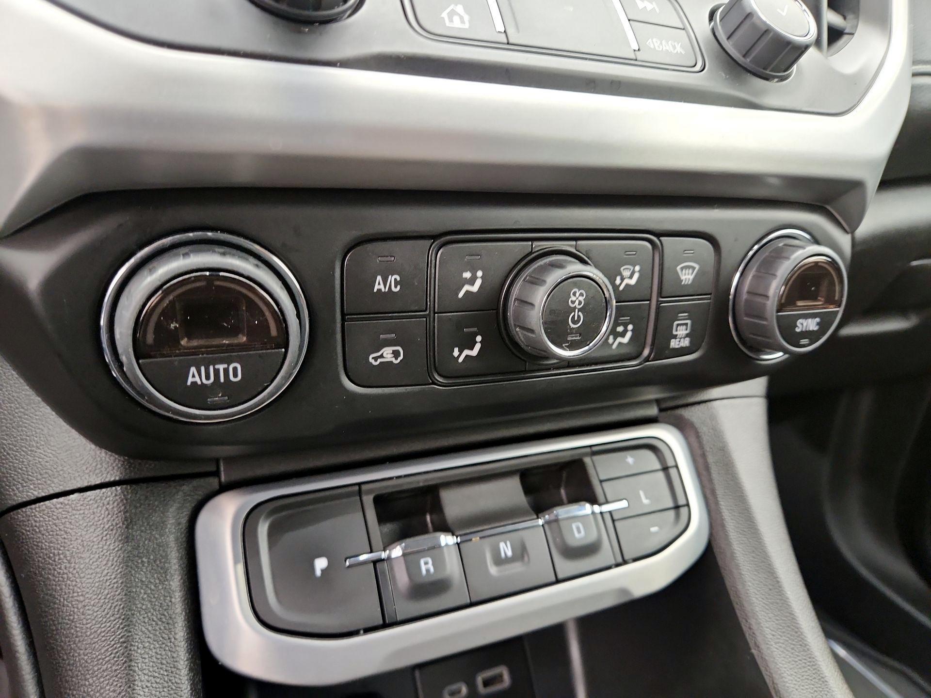 Thumbnail: 2022 GMC Acadia - 16