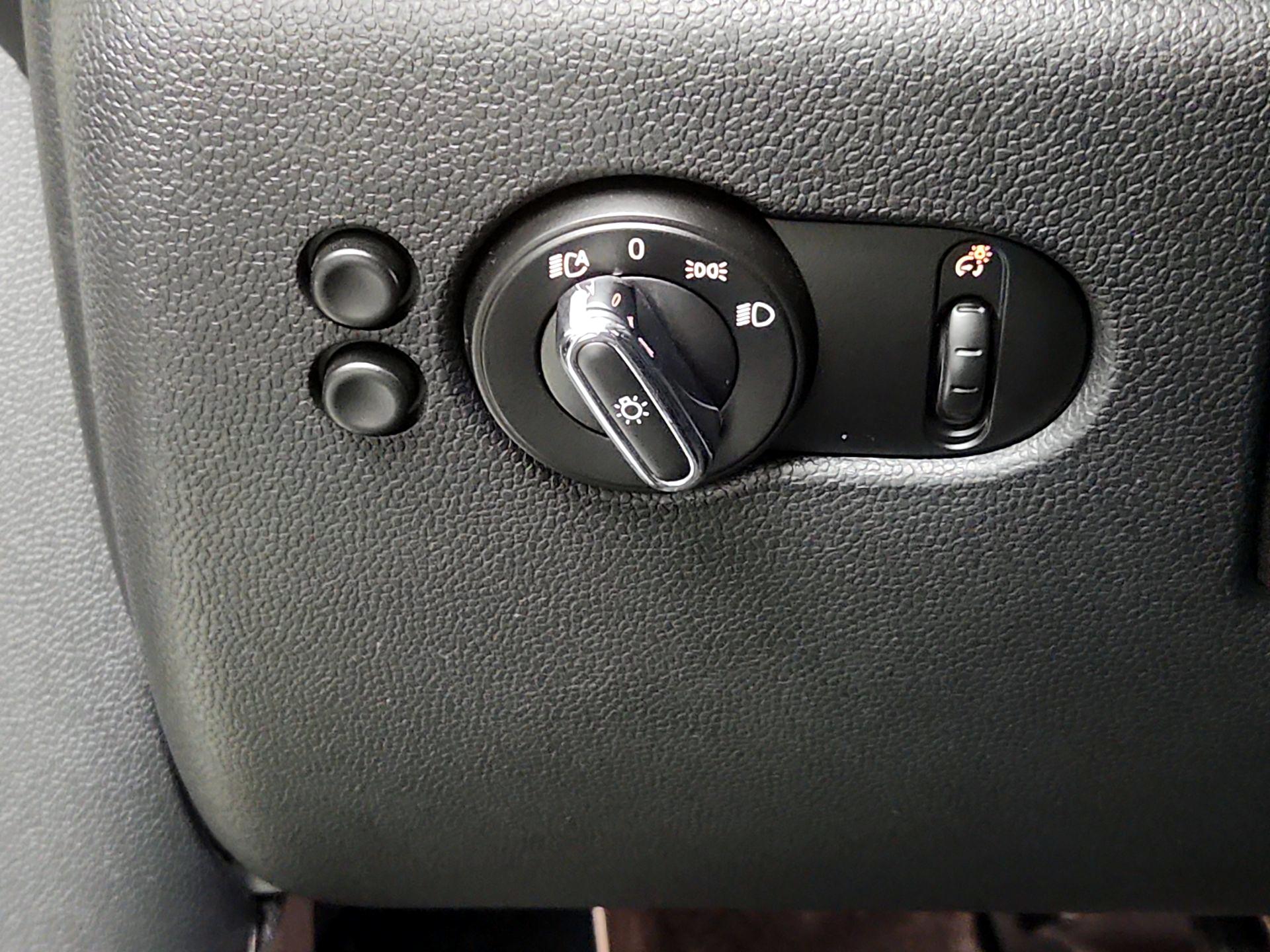 Thumbnail: 2018 MINI Cooper Hardtop - 13
