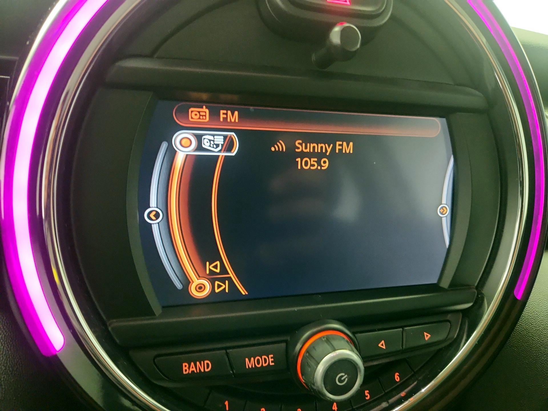 Thumbnail: 2018 MINI Cooper Hardtop - 15