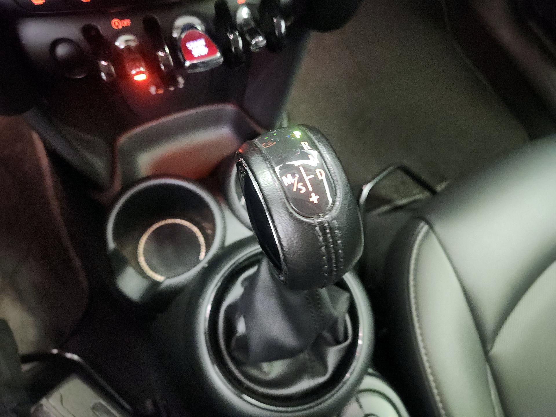 Thumbnail: 2018 MINI Cooper Hardtop - 17