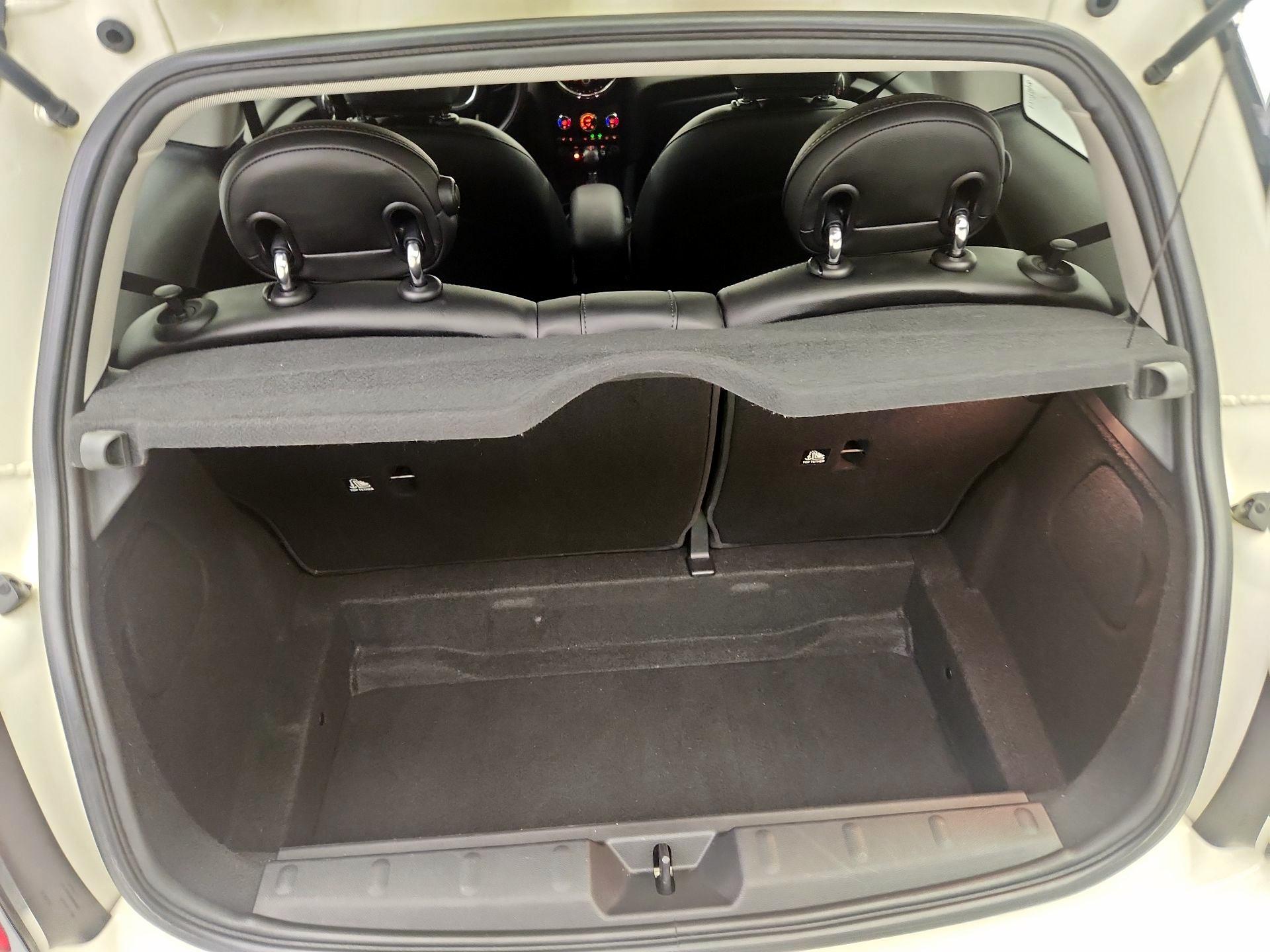 Thumbnail: 2018 MINI Cooper Hardtop - 18