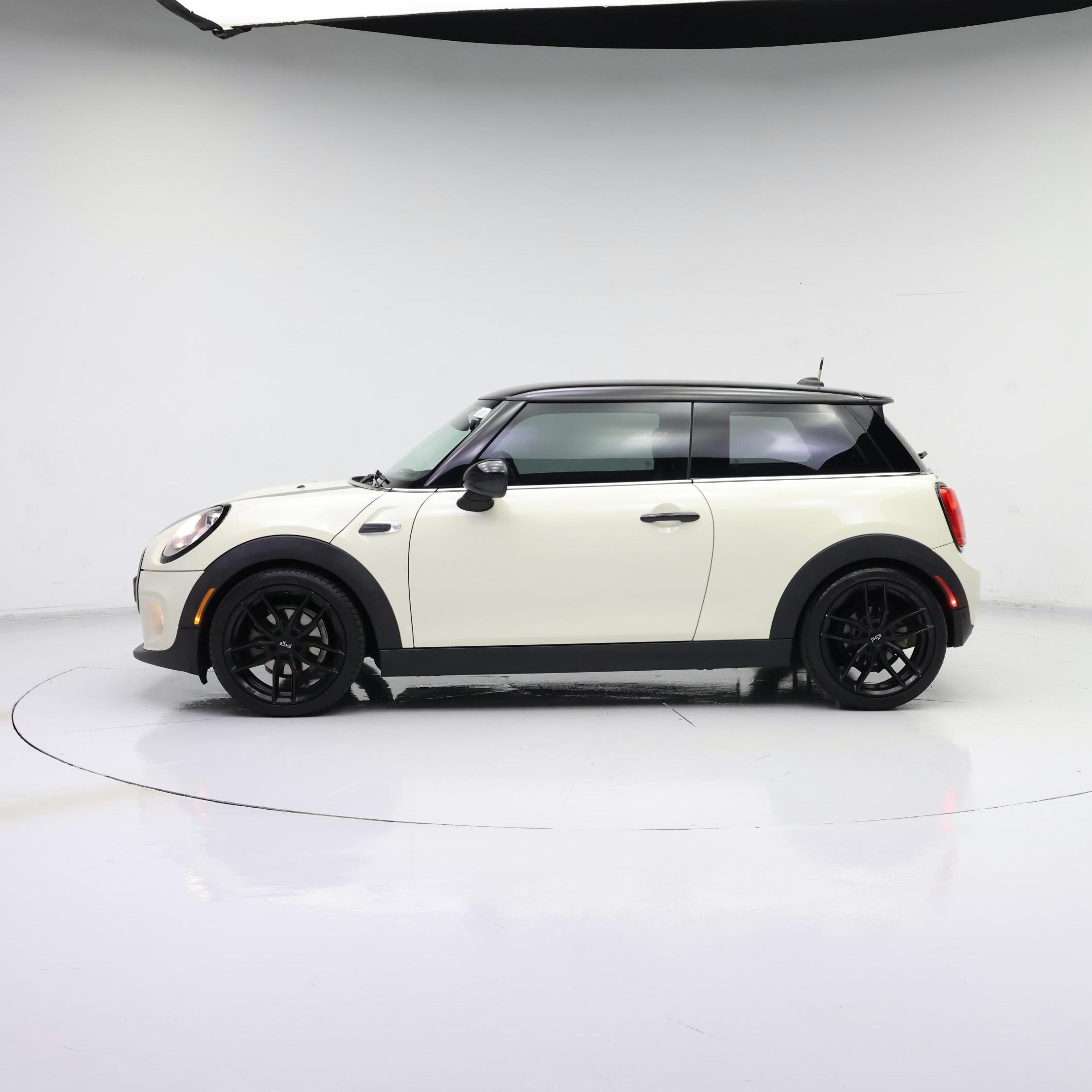 Thumbnail: 2018 MINI Cooper Hardtop - 3