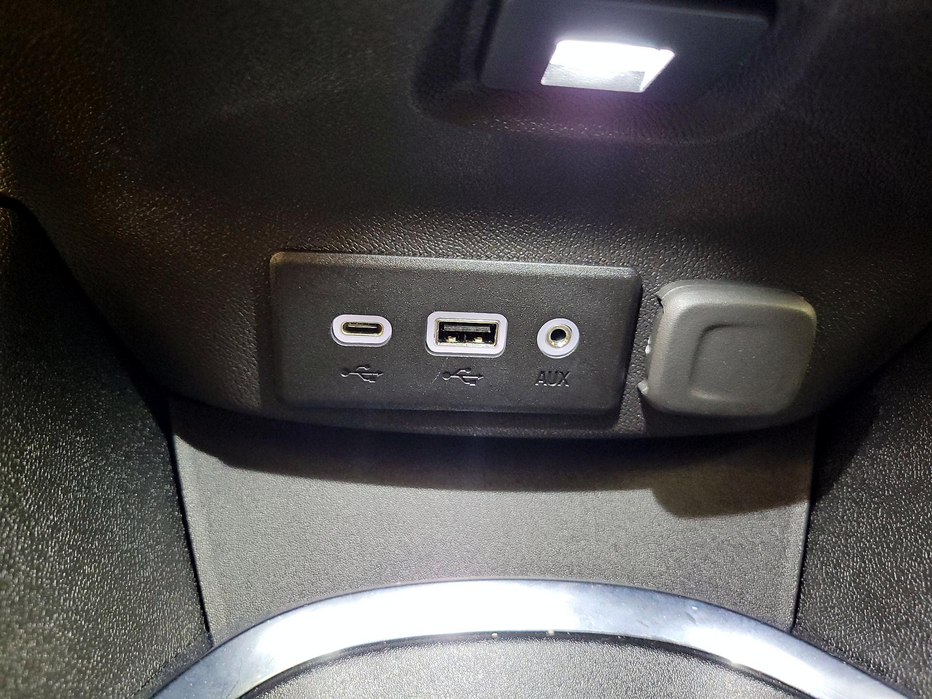 Thumbnail: 2023 Chevrolet Malibu - 18