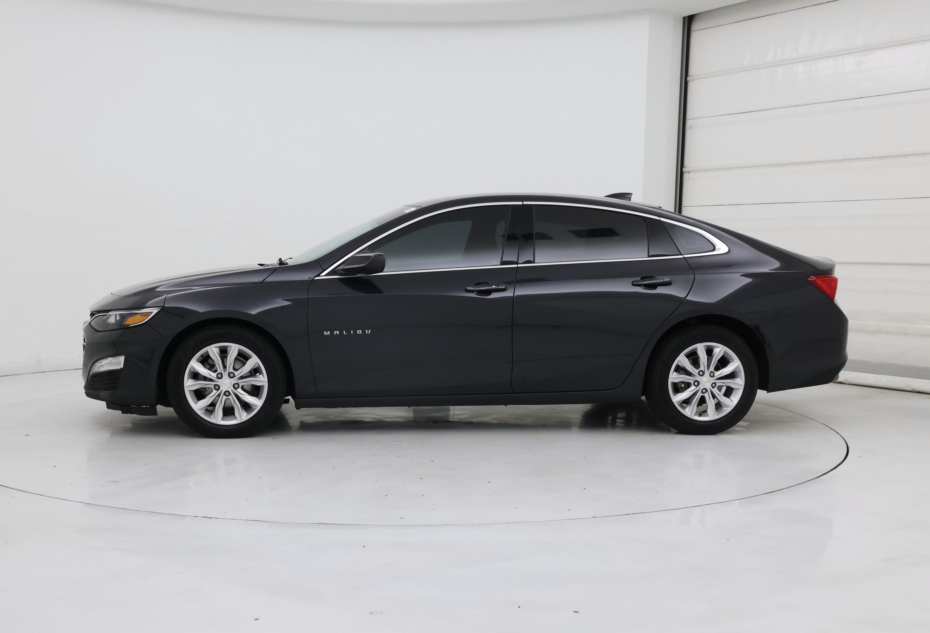 Thumbnail: 2023 Chevrolet Malibu - 3