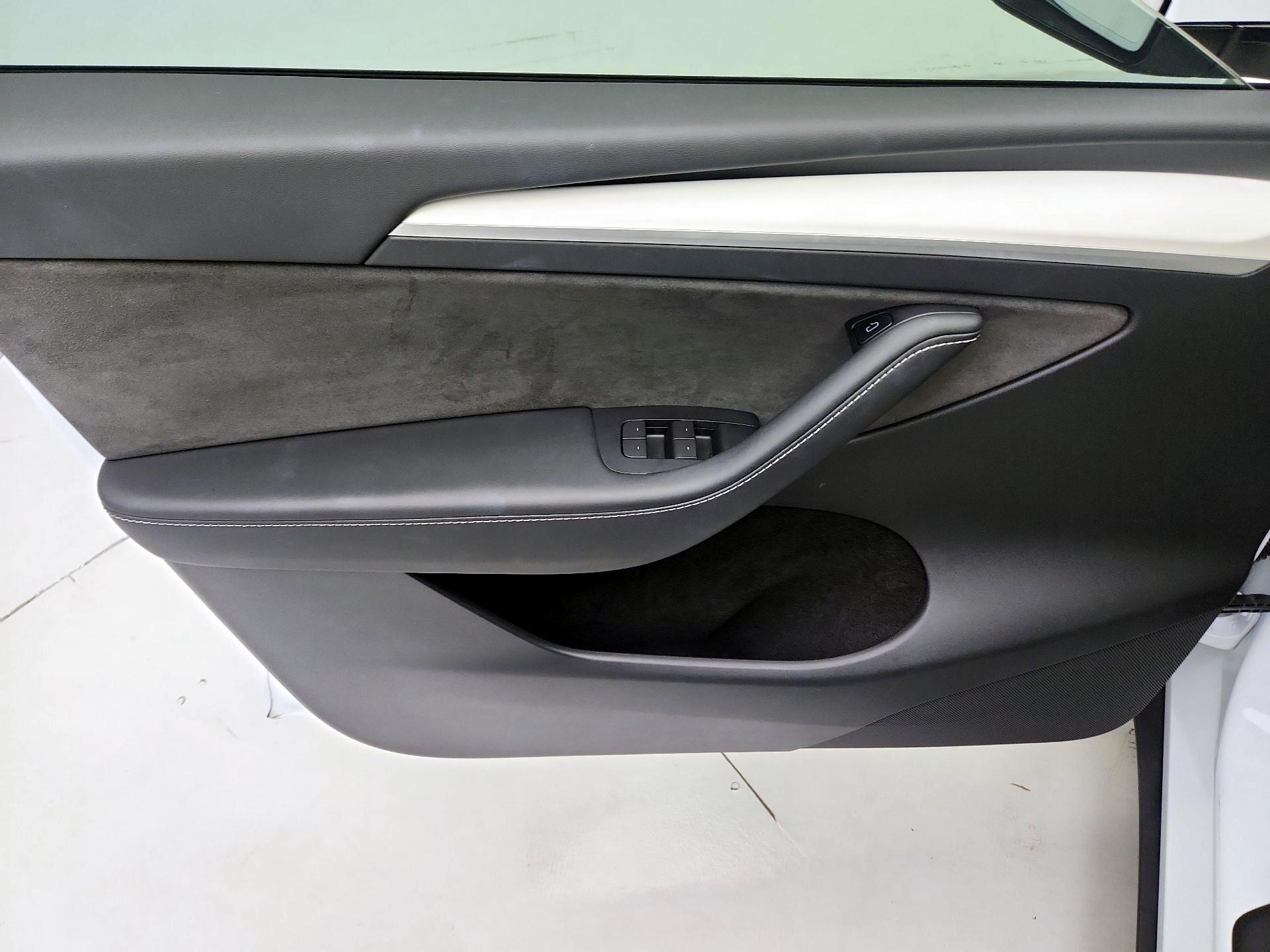 Thumbnail: 2023 Tesla Model Y - 12
