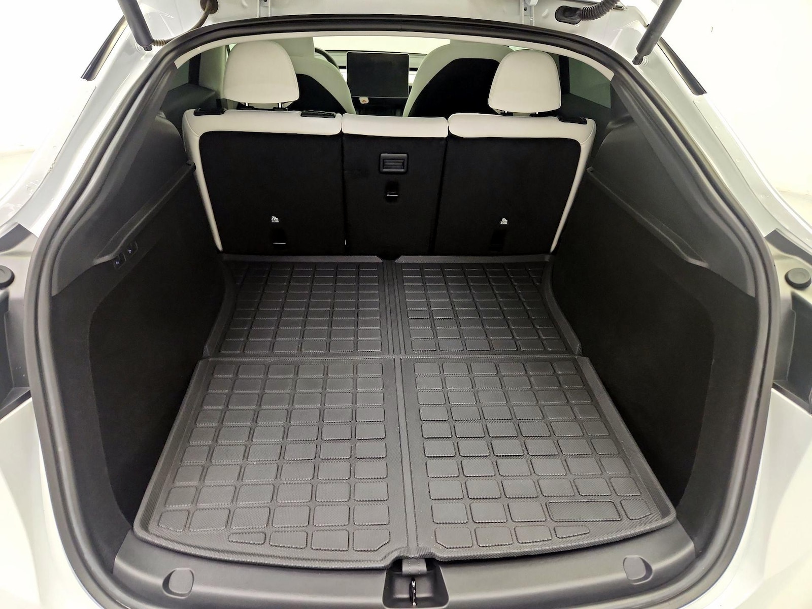 2023 Tesla Model Y Long Range - Photo 22