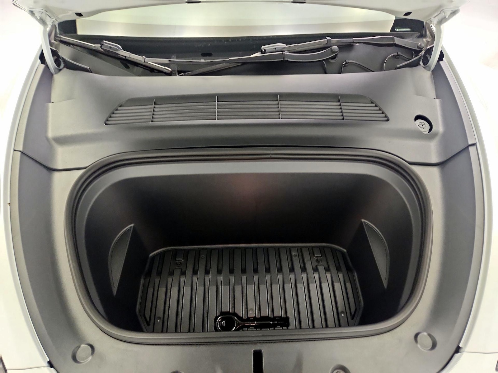 2023 Tesla Model Y Long Range - Photo 23