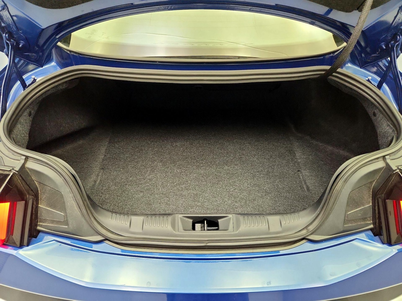2024 Ford Mustang EcoBoost - Photo 20