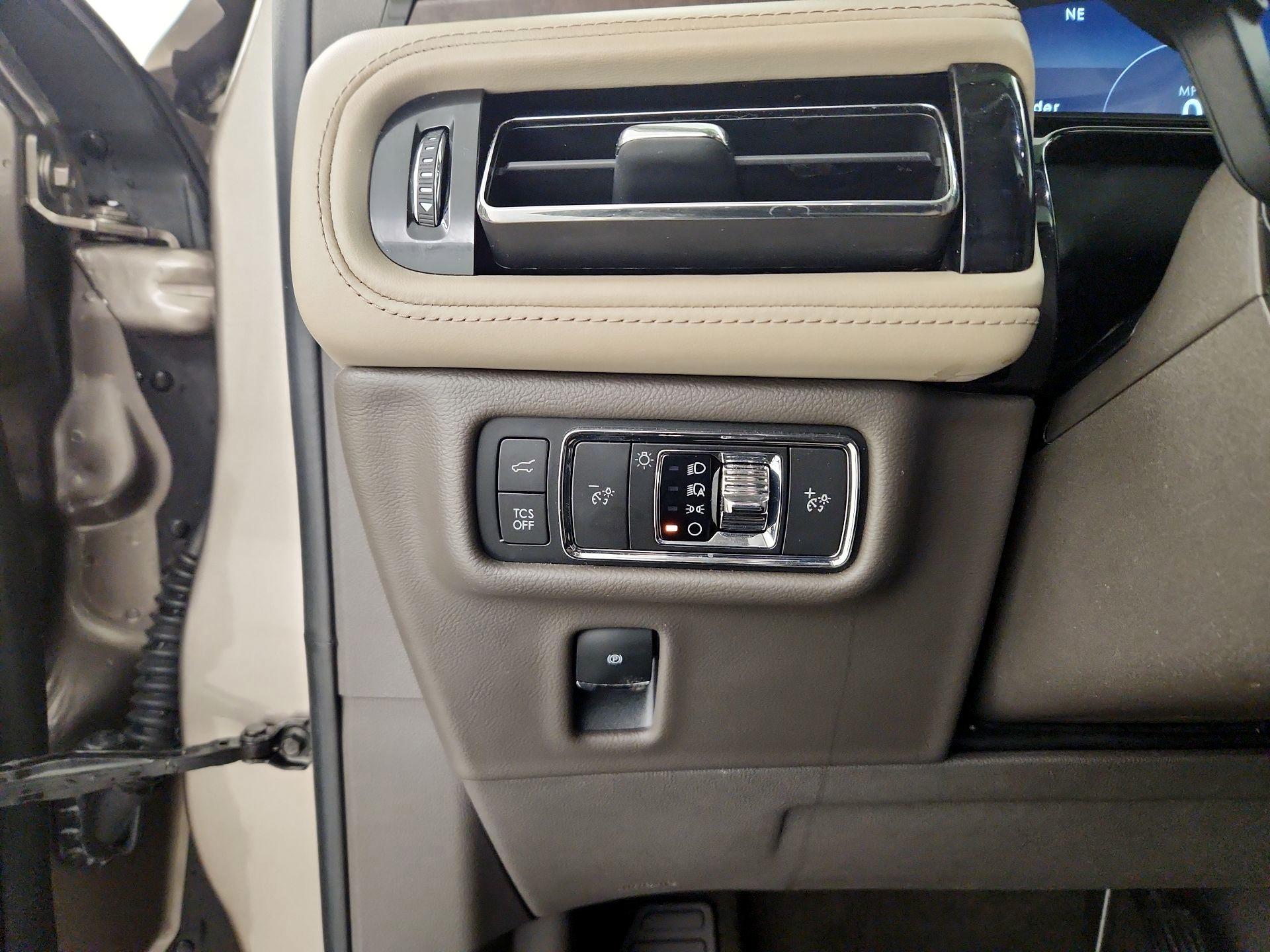 Thumbnail: 2021 Lincoln Nautilus - 13