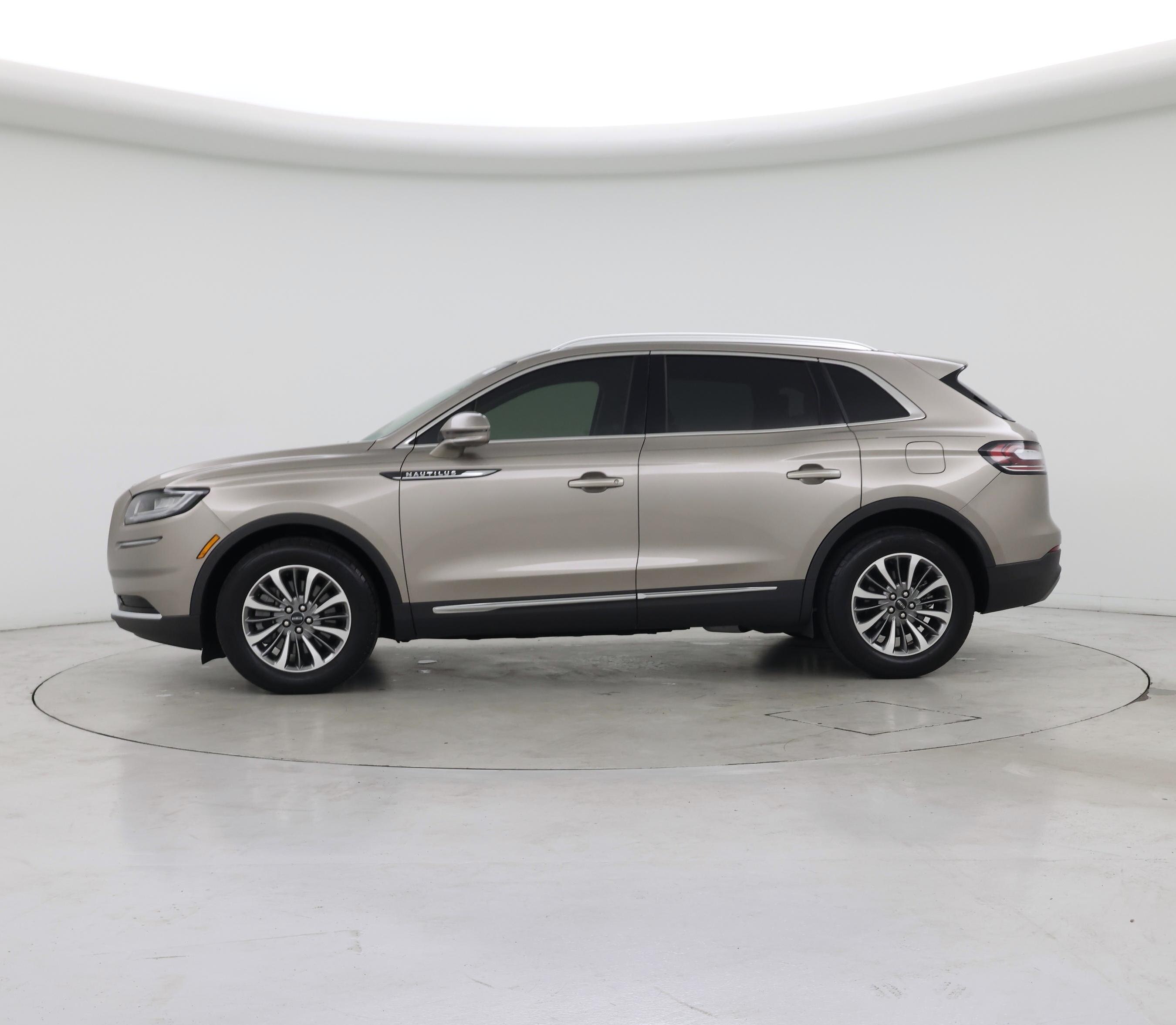 Thumbnail: 2021 Lincoln Nautilus - 3