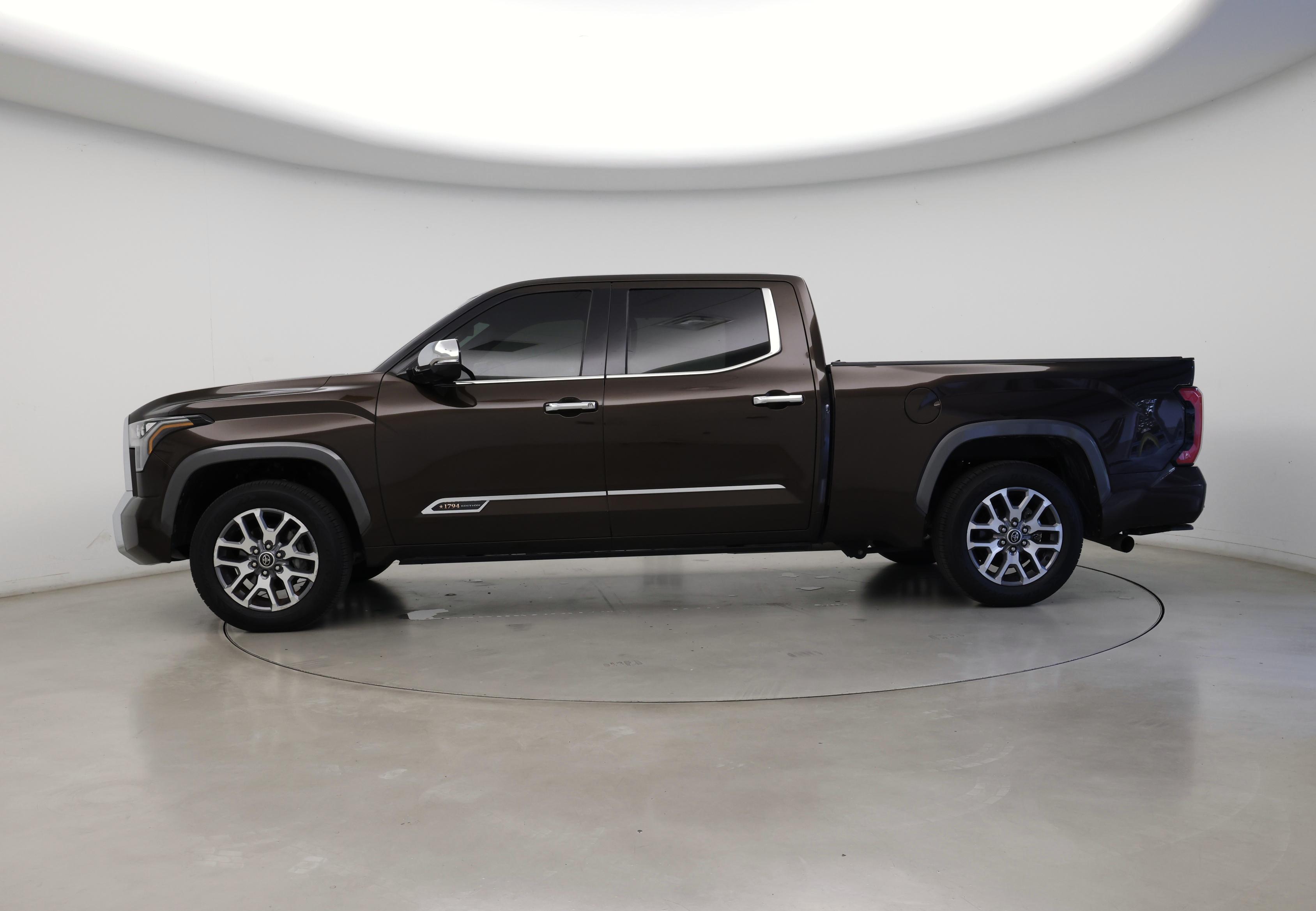 Thumbnail: 2022 Toyota Tundra - 7
