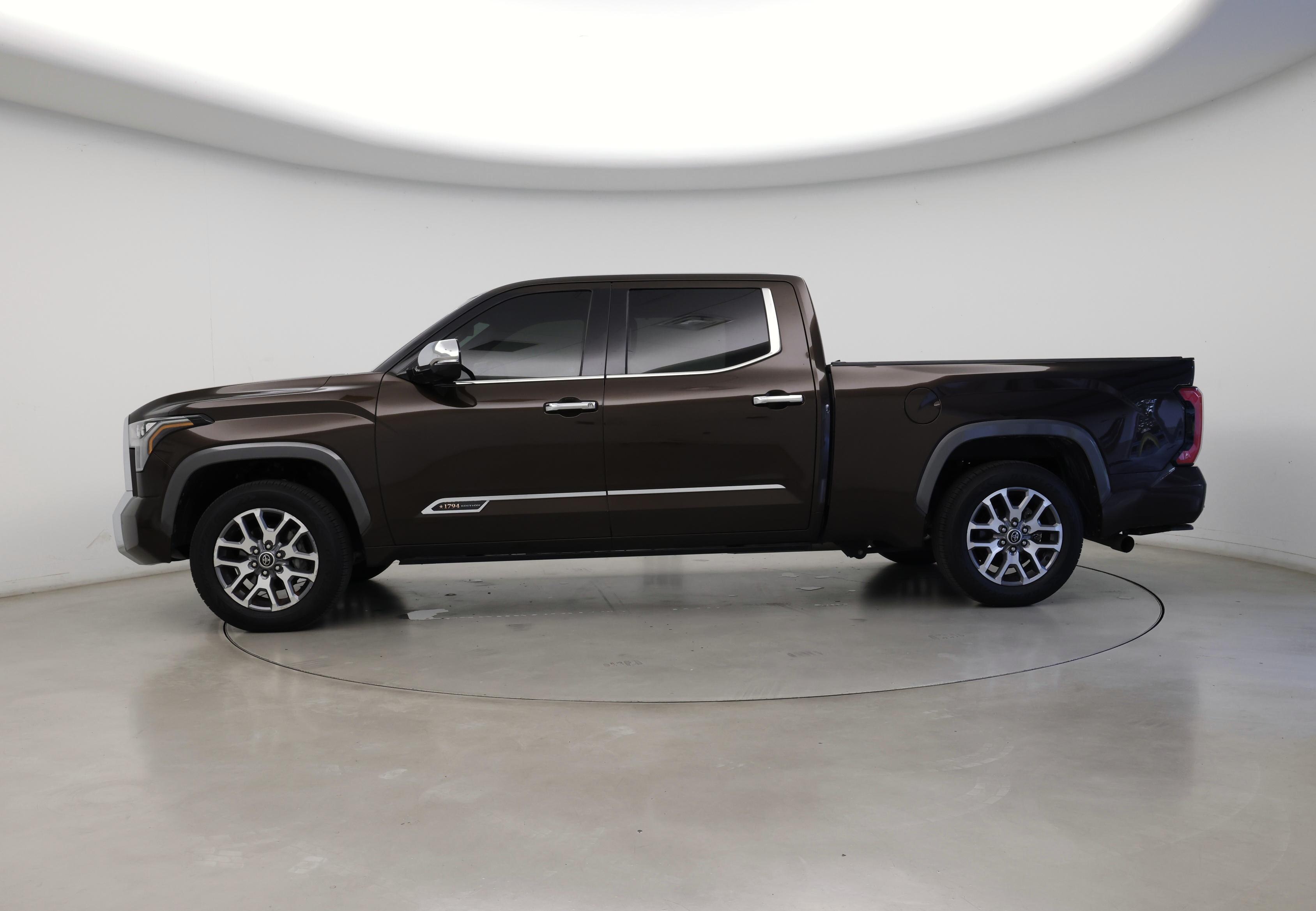 Thumbnail: 2022 Toyota Tundra - 8
