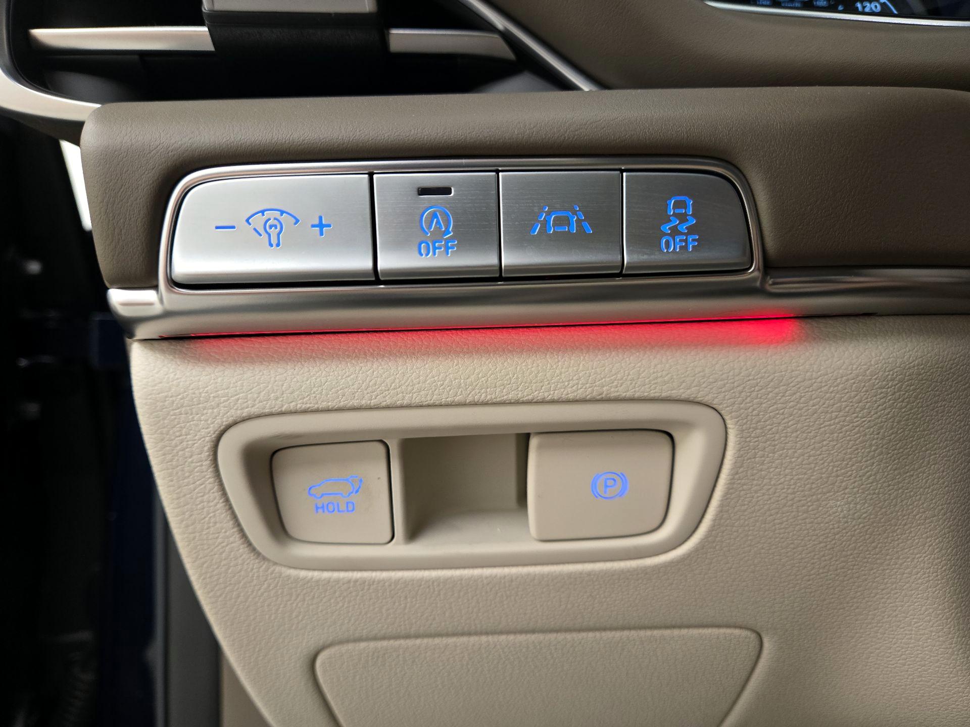 Thumbnail: 2021 Genesis GV80 - 13