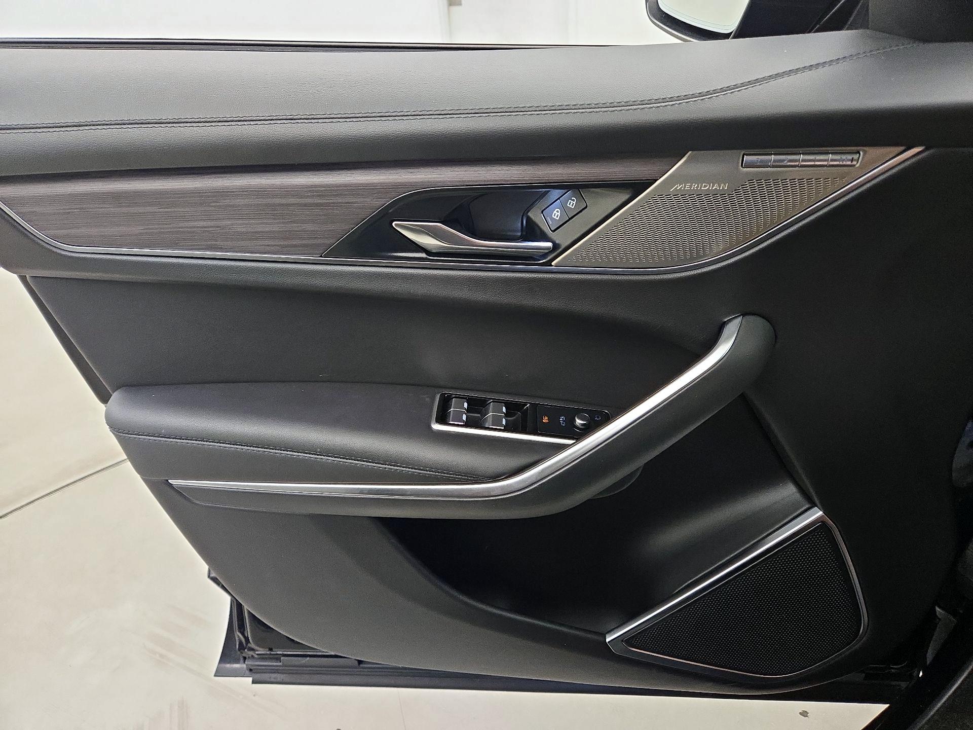 Thumbnail: 2022 Jaguar F-Pace - 12