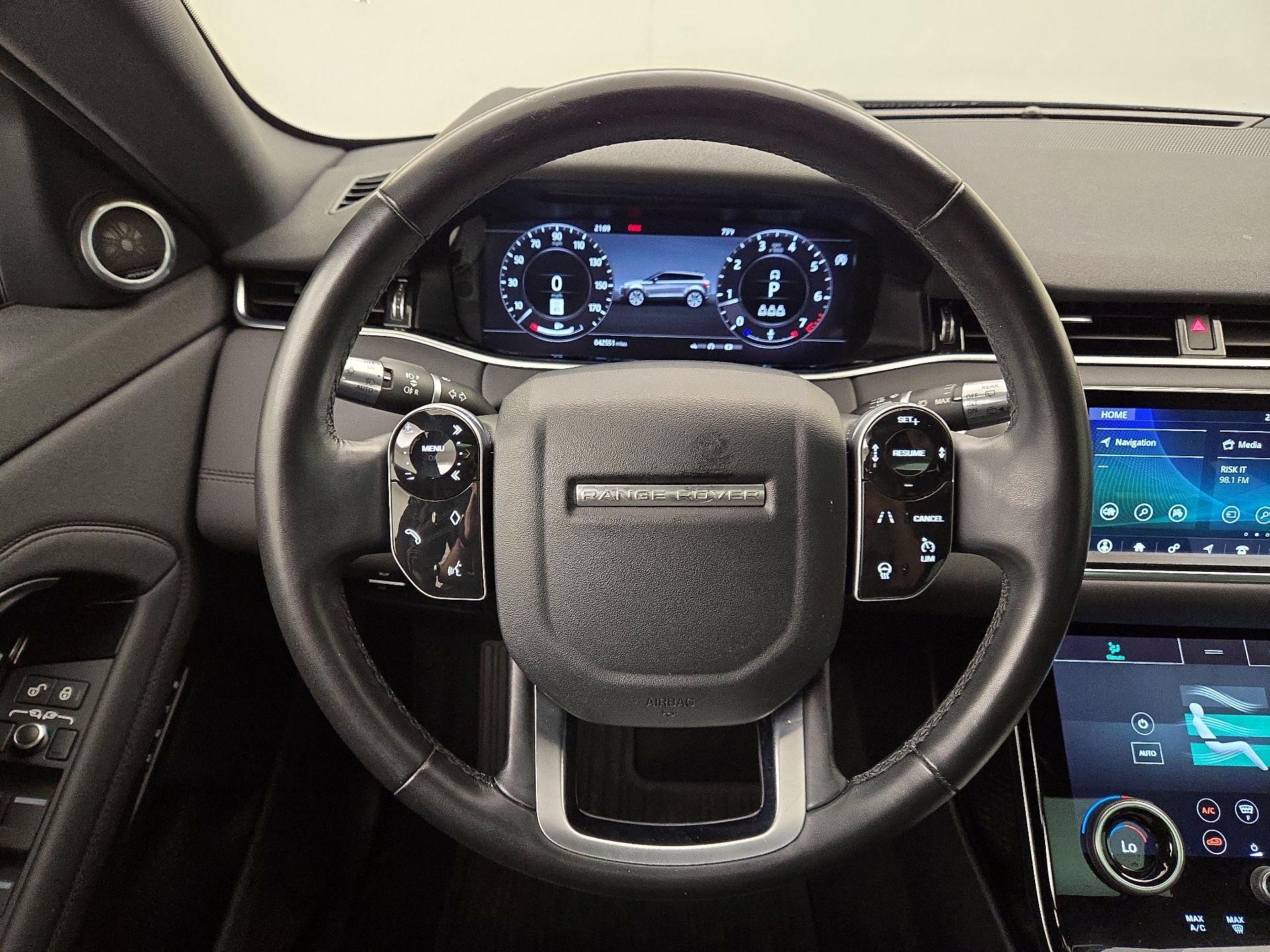 Thumbnail: 2020 Land Rover Range Rover Evoque - 10