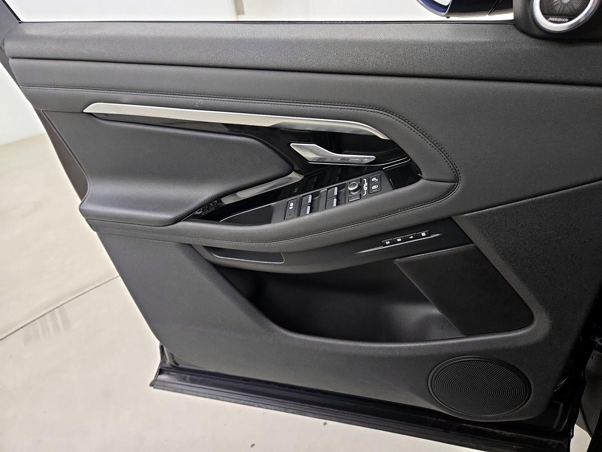 Thumbnail: 2020 Land Rover Range Rover Evoque - 12