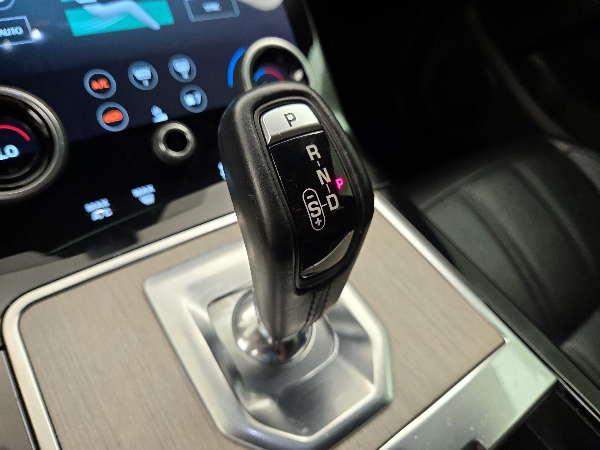 Thumbnail: 2020 Land Rover Range Rover Evoque - 17