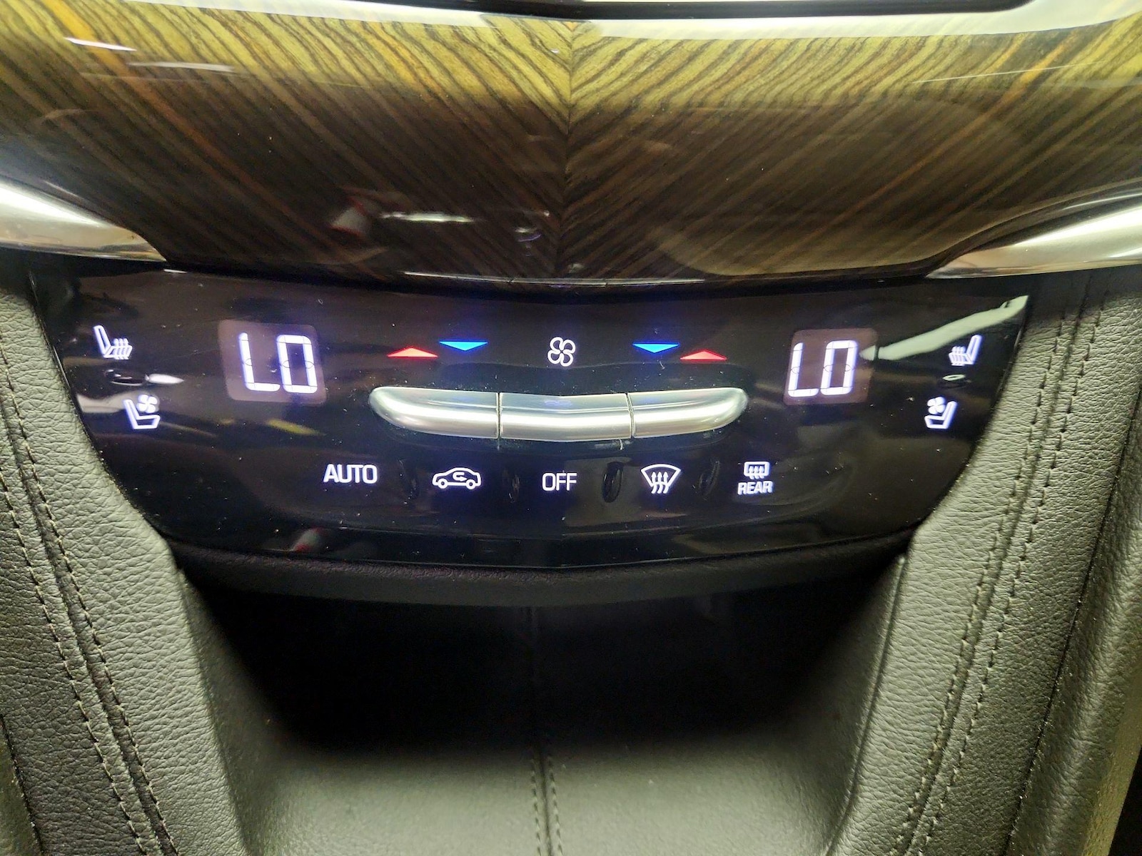 2020 Cadillac XT6 Sport - Photo 18