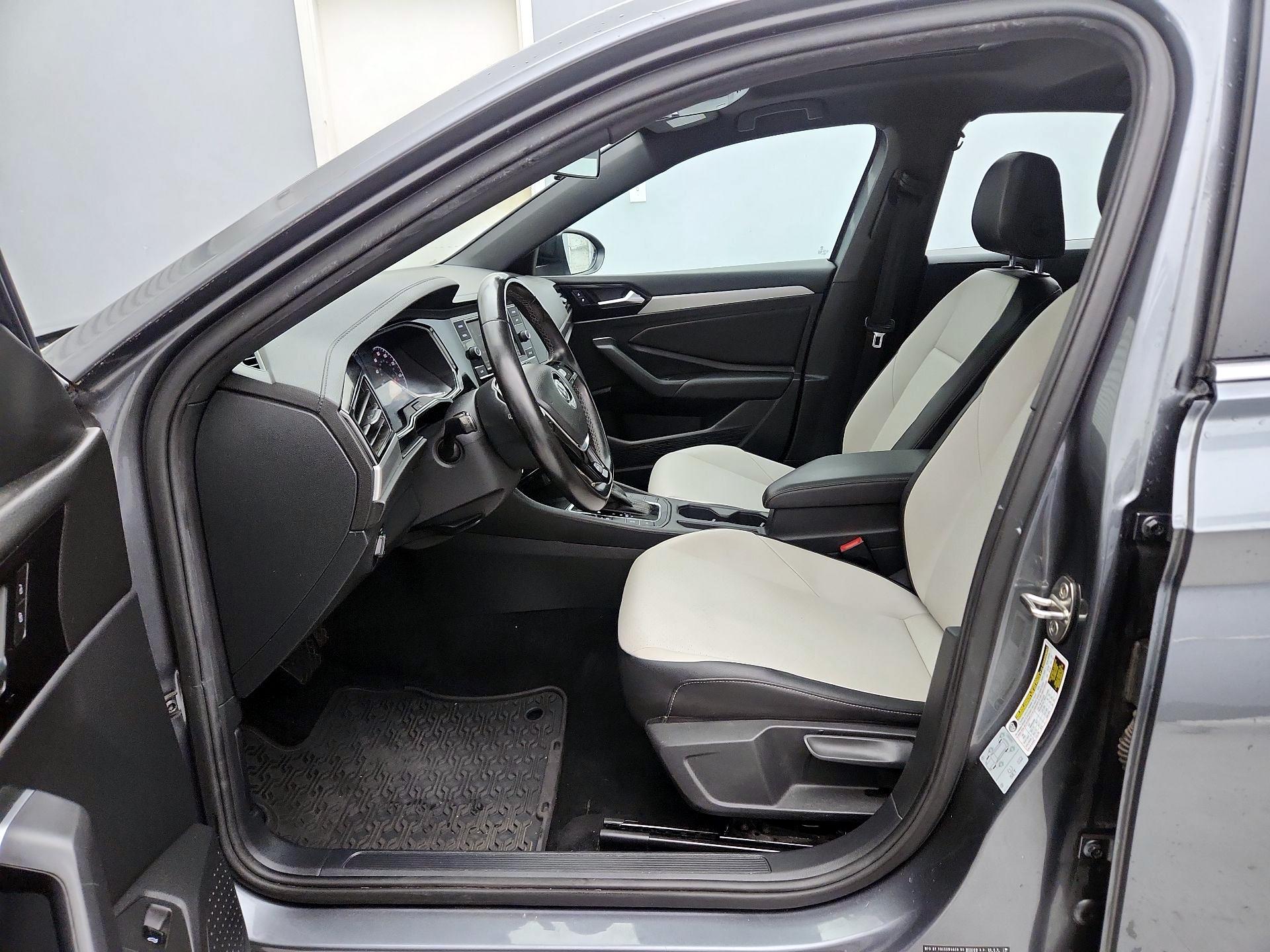 Thumbnail: 2019 Volkswagen Jetta - 11