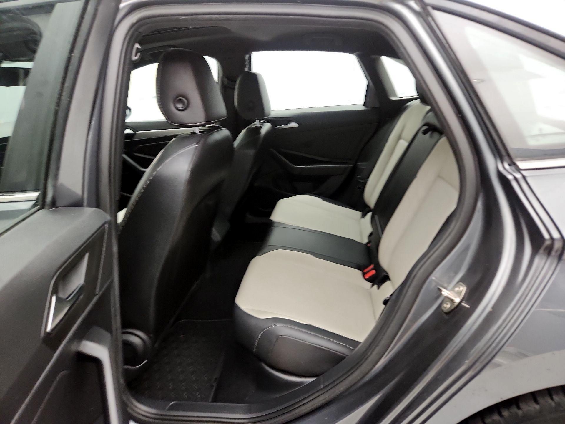 Thumbnail: 2019 Volkswagen Jetta - 20
