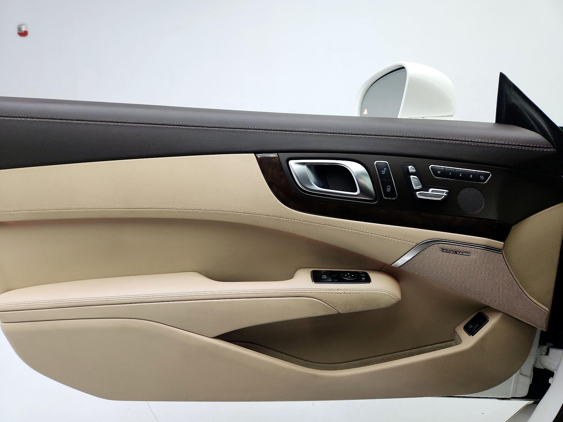 Thumbnail: 2015 Mercedes-Benz SL-Class - 12