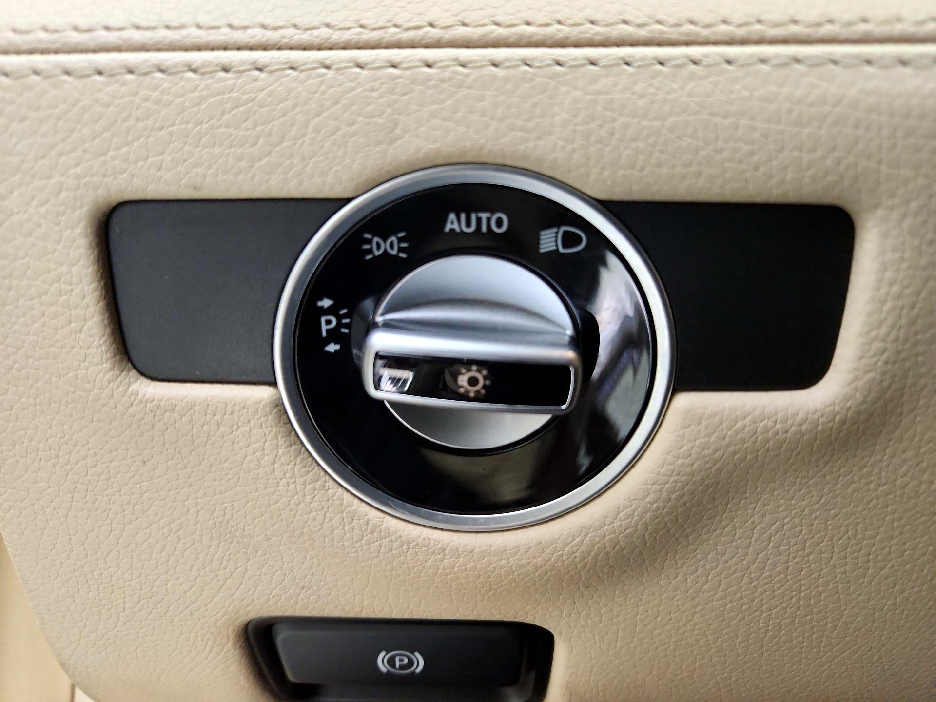 Thumbnail: 2015 Mercedes-Benz SL-Class - 13