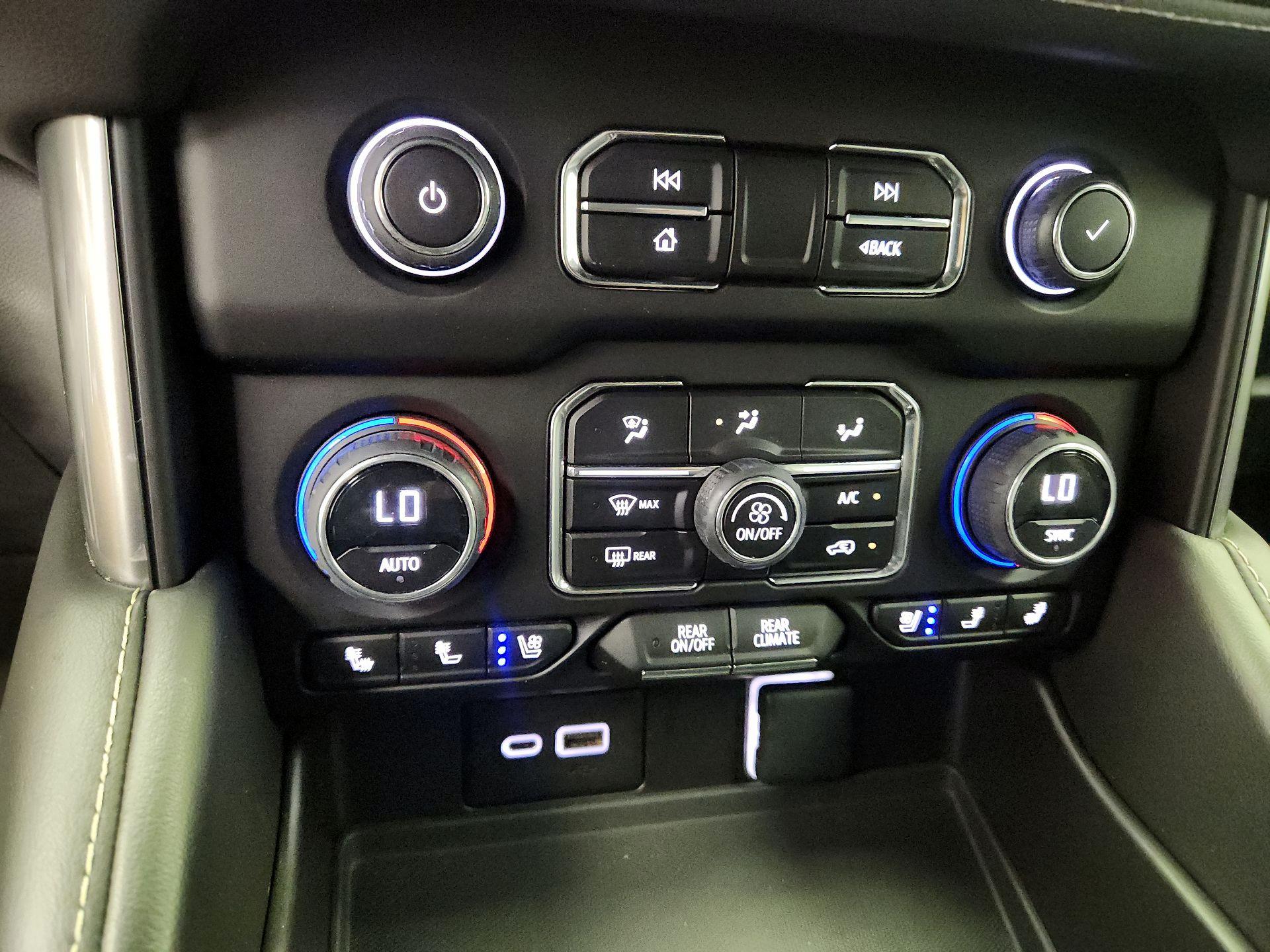 Thumbnail: 2023 Chevrolet Suburban - 17