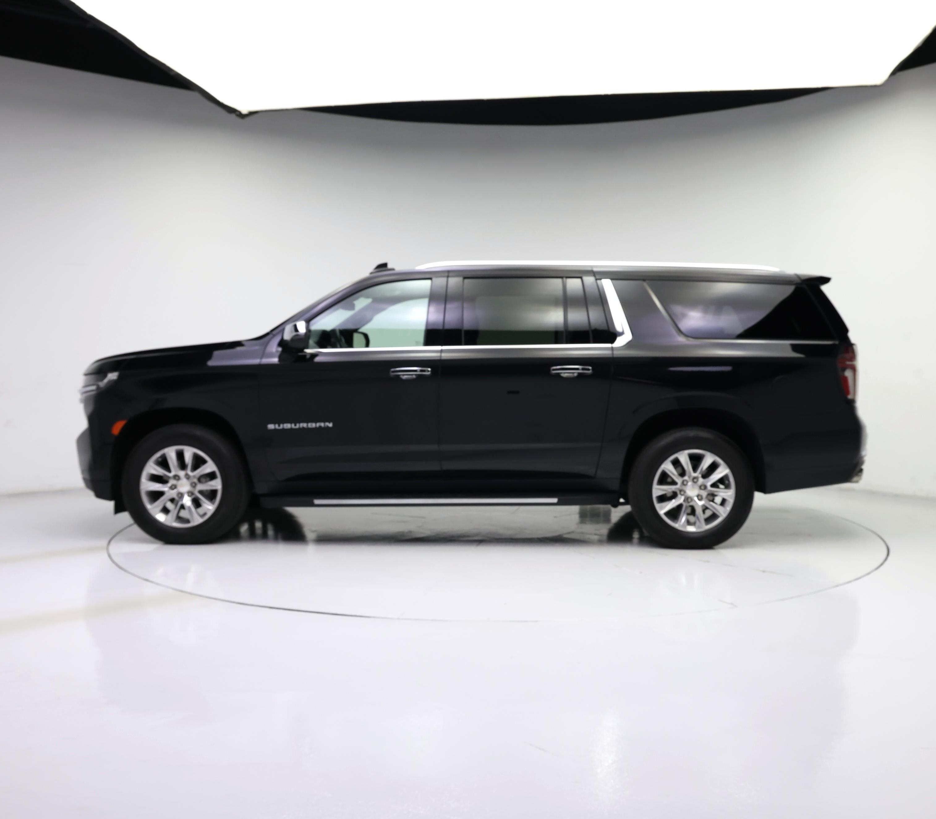 Thumbnail: 2023 Chevrolet Suburban - 3