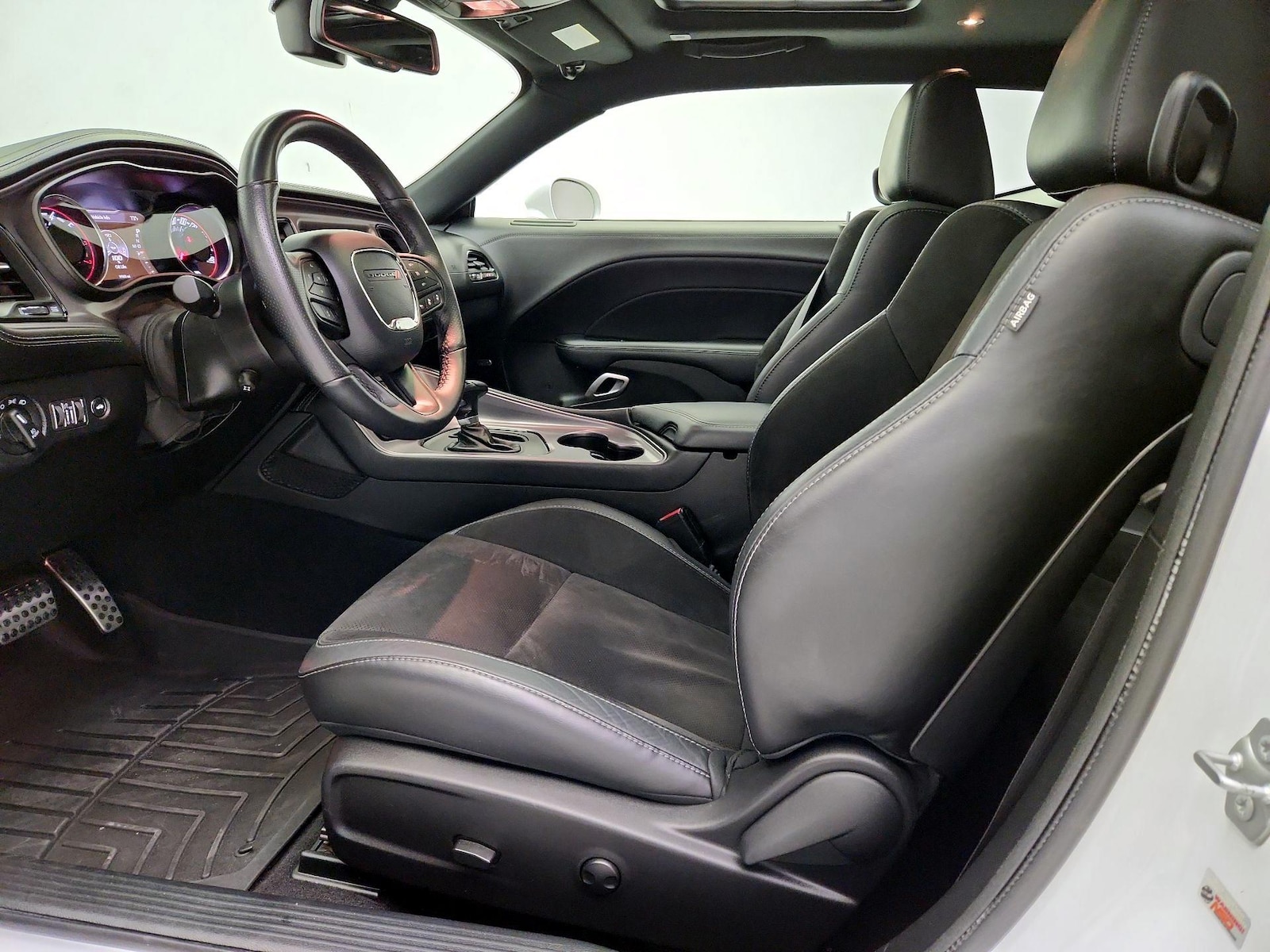 2023 Dodge Challenger R/T - Photo 12