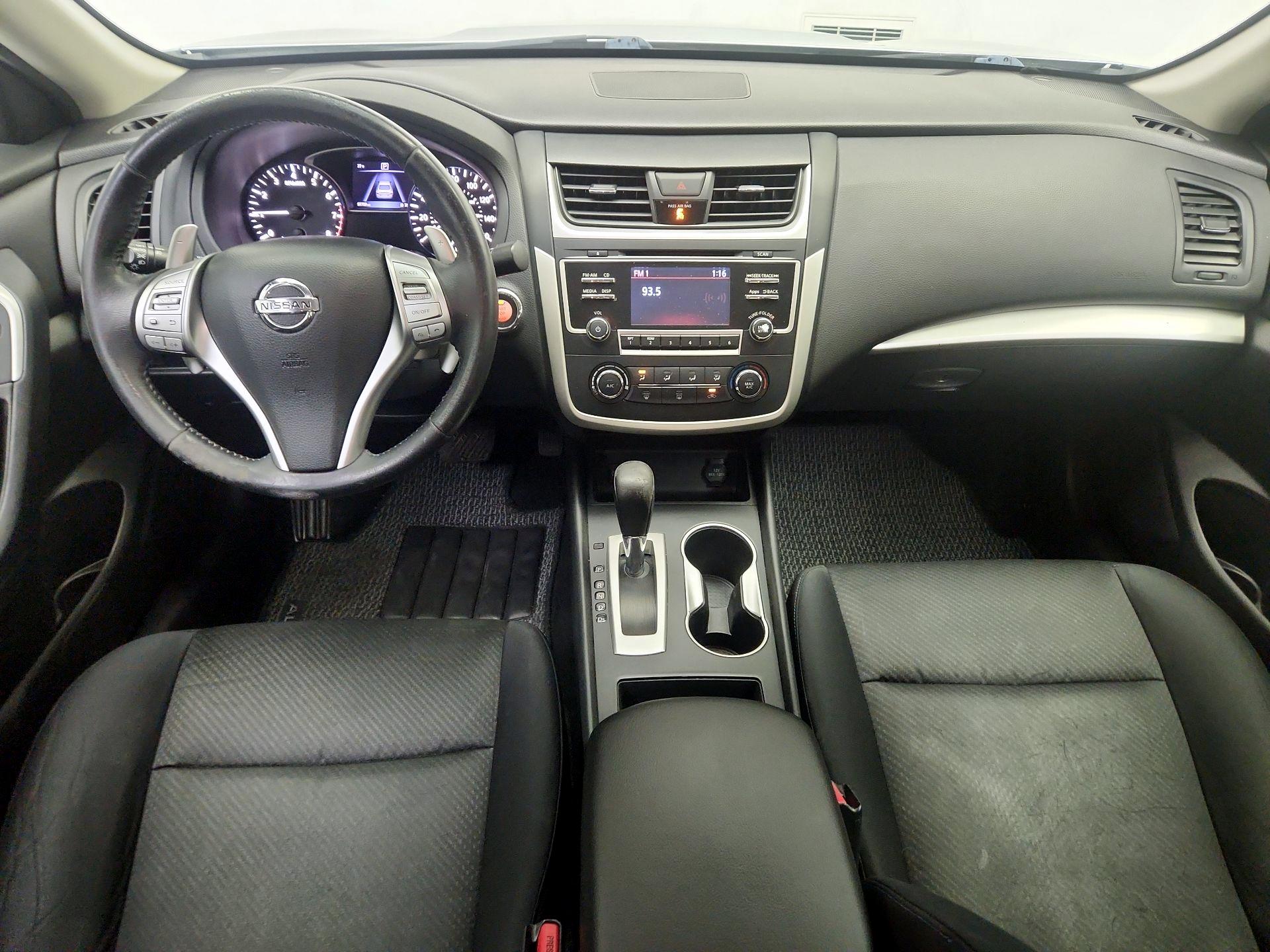 Thumbnail: 2016 Nissan Altima - 9