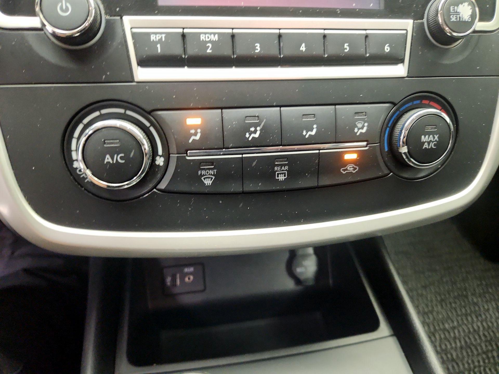 Thumbnail: 2016 Nissan Altima - 16