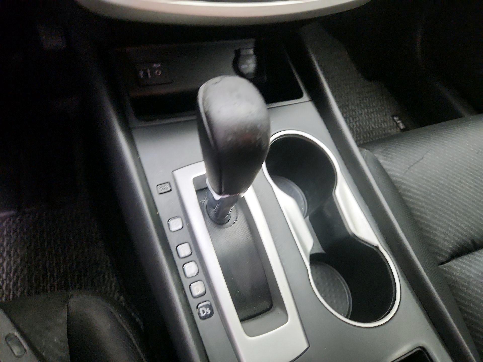 Thumbnail: 2016 Nissan Altima - 17