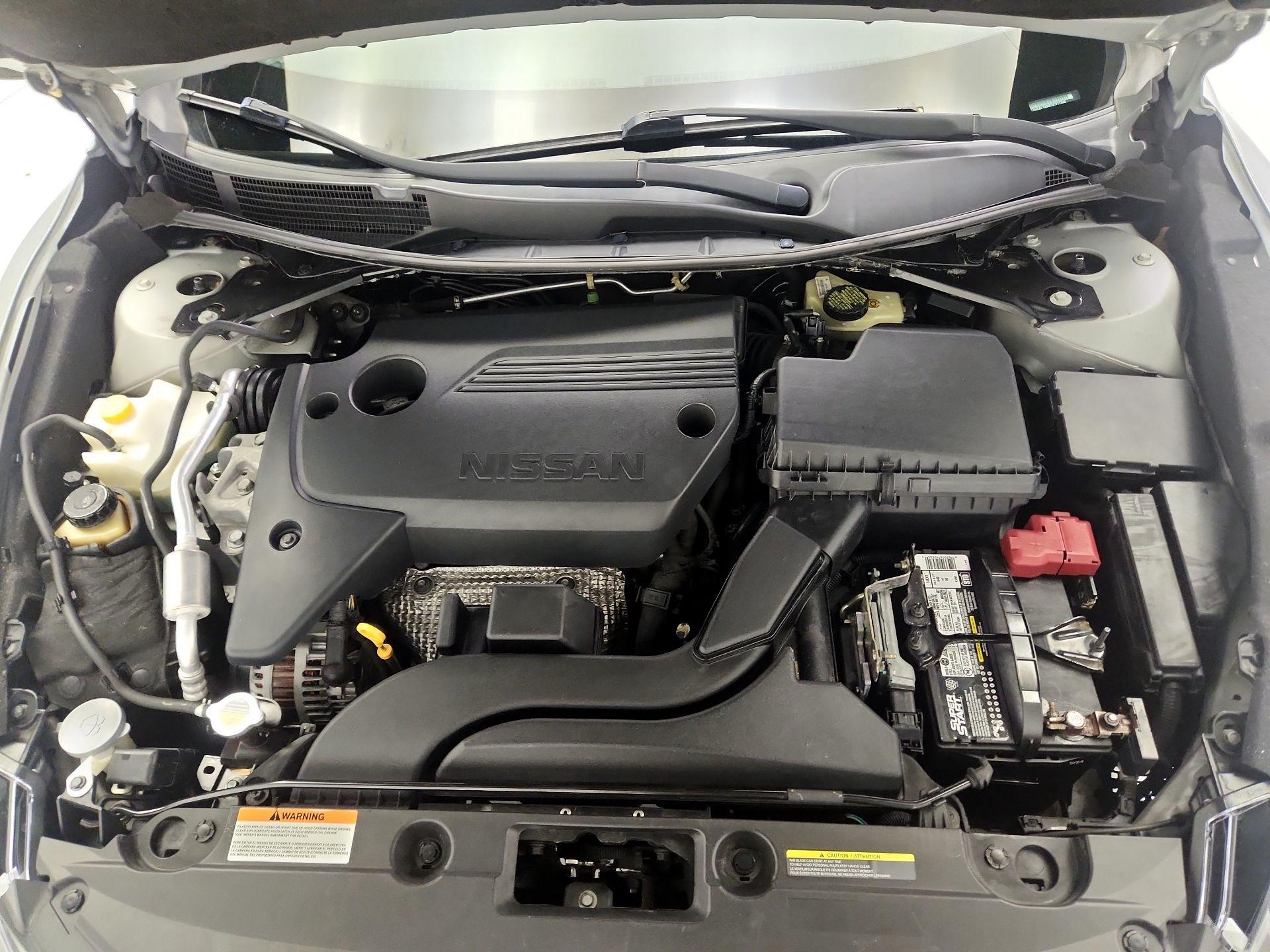 Thumbnail: 2016 Nissan Altima - 20