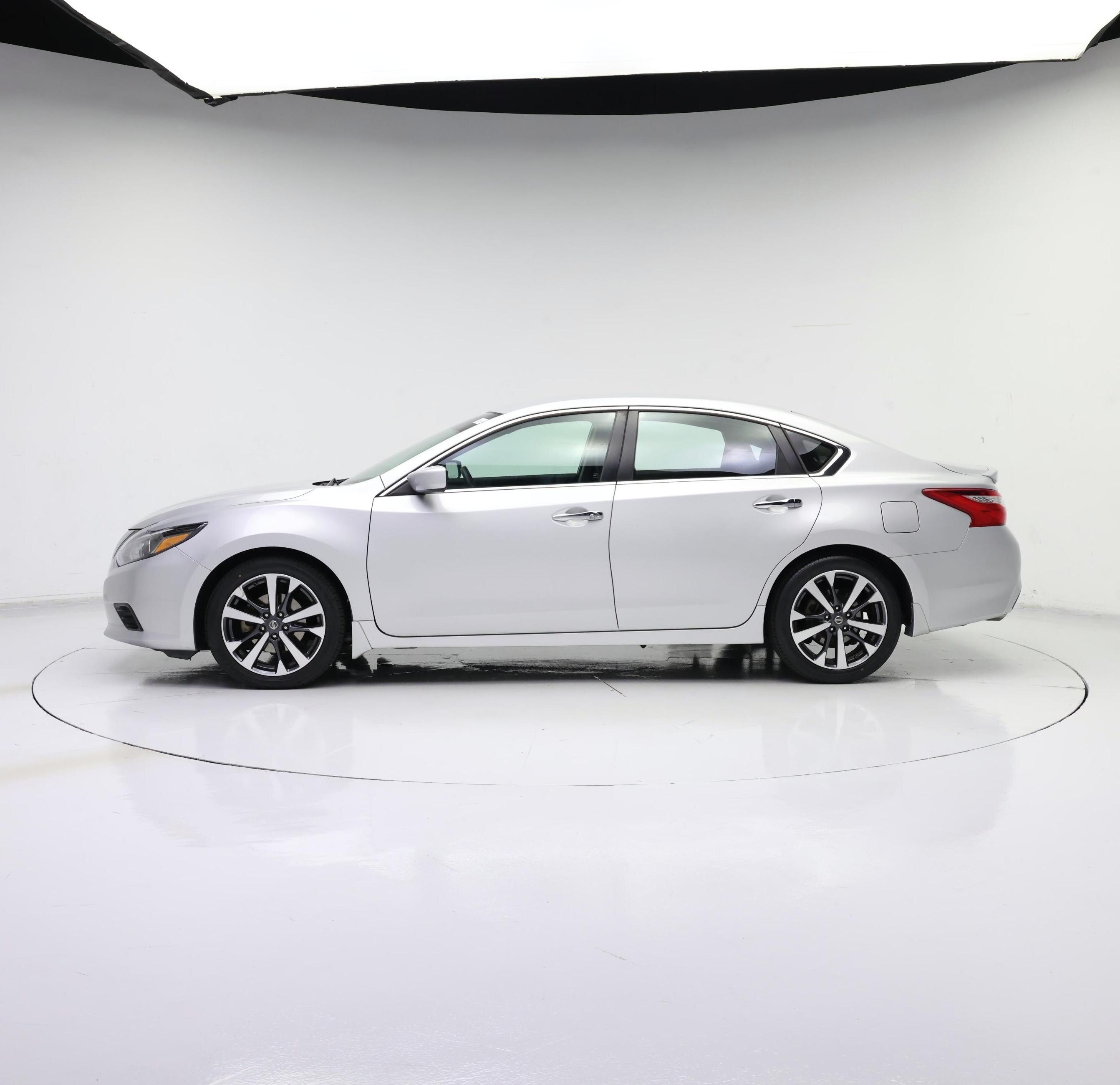 Thumbnail: 2016 Nissan Altima - 3
