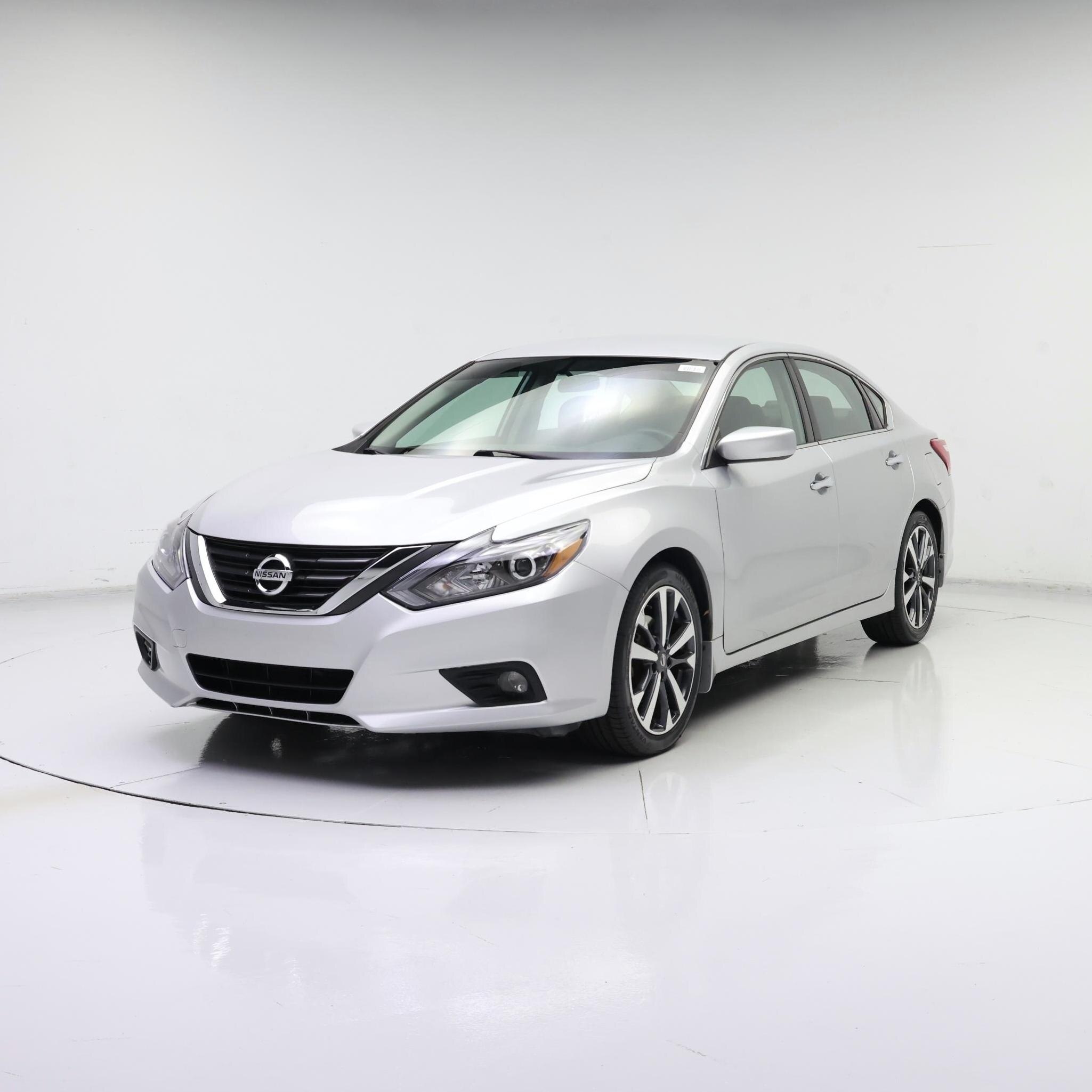 Thumbnail: 2016 Nissan Altima - 4