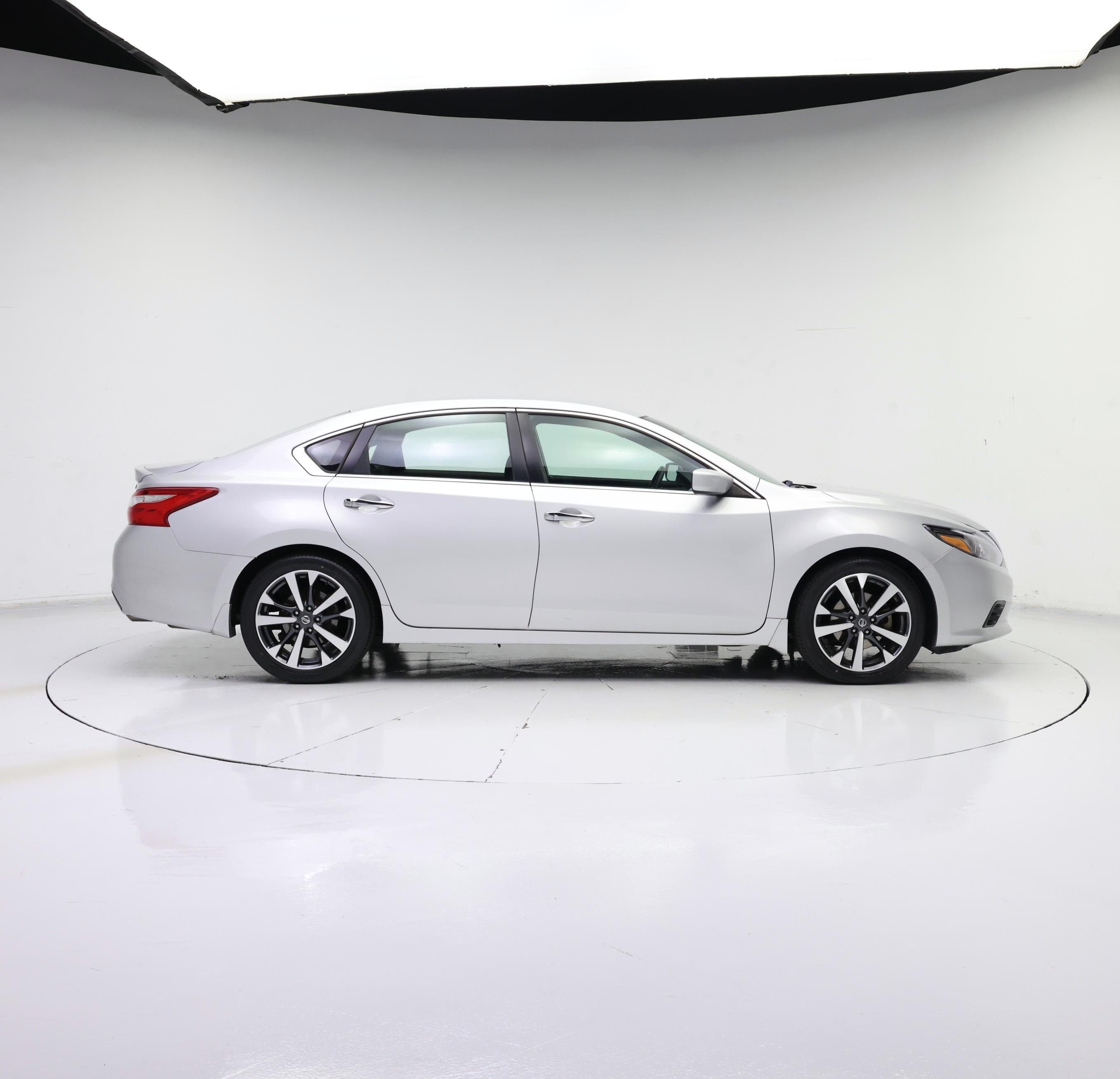 Thumbnail: 2016 Nissan Altima - 7