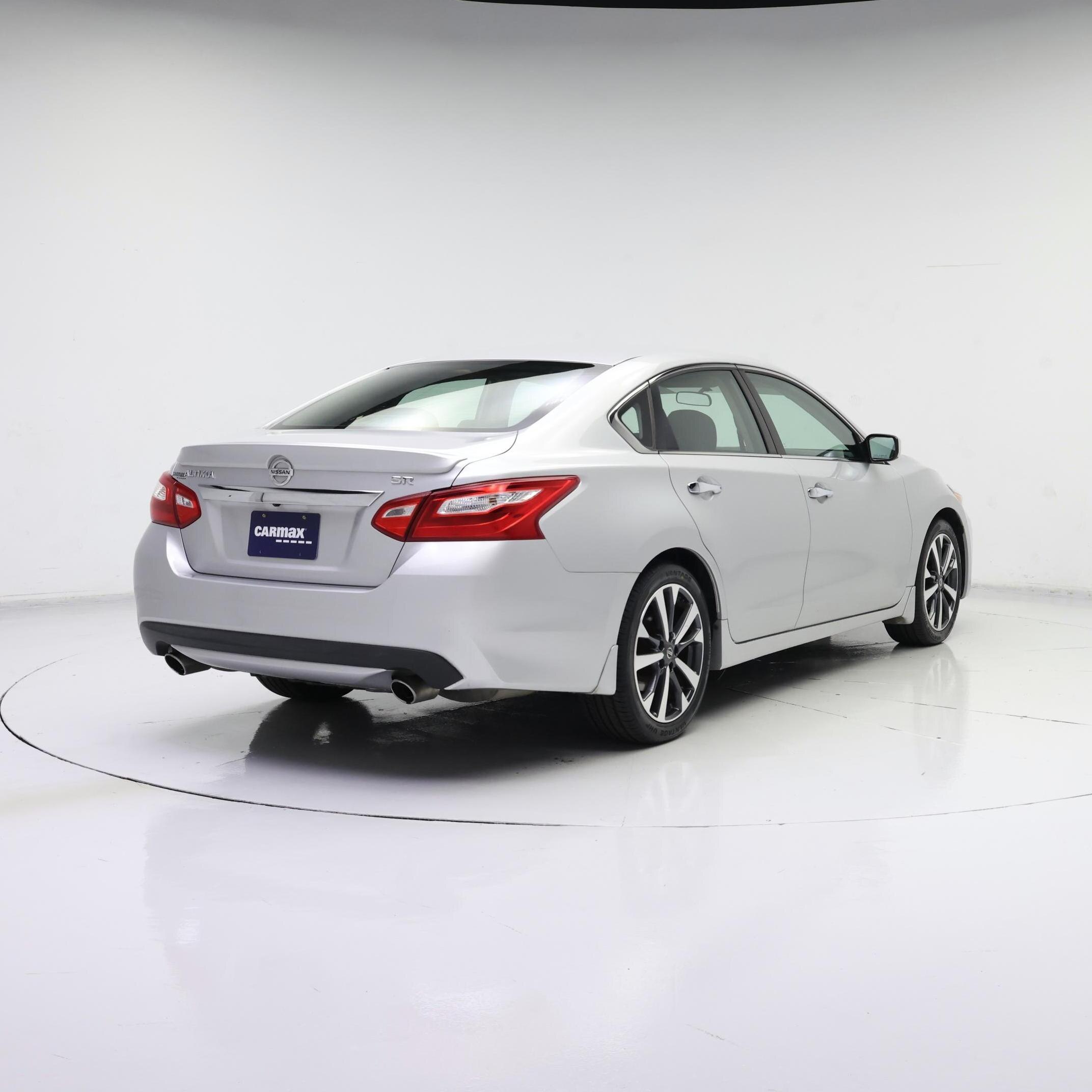 Thumbnail: 2016 Nissan Altima - 8